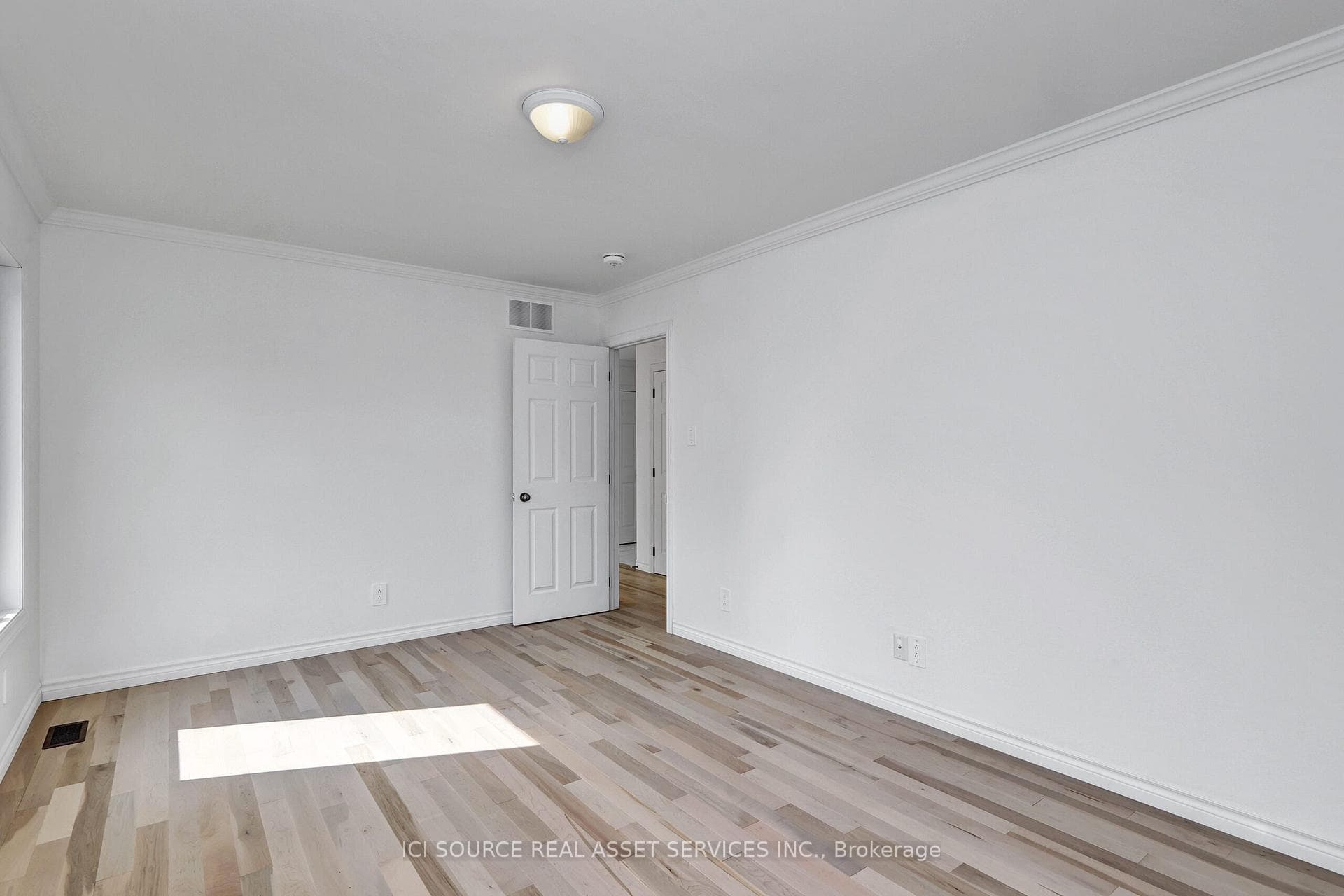 308 Trudeau Crescent photo 11