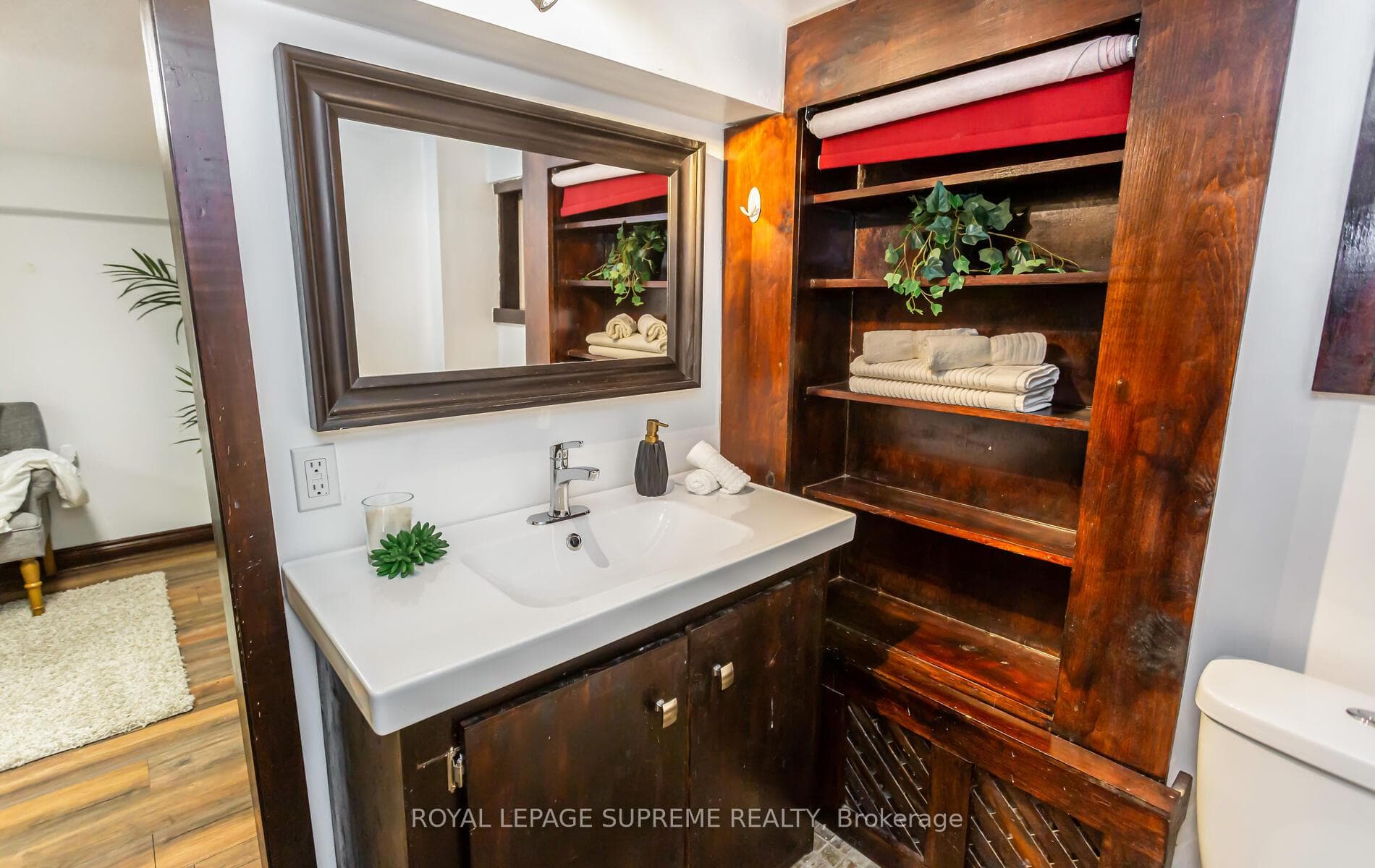 100 Mackay Avenue photo 32