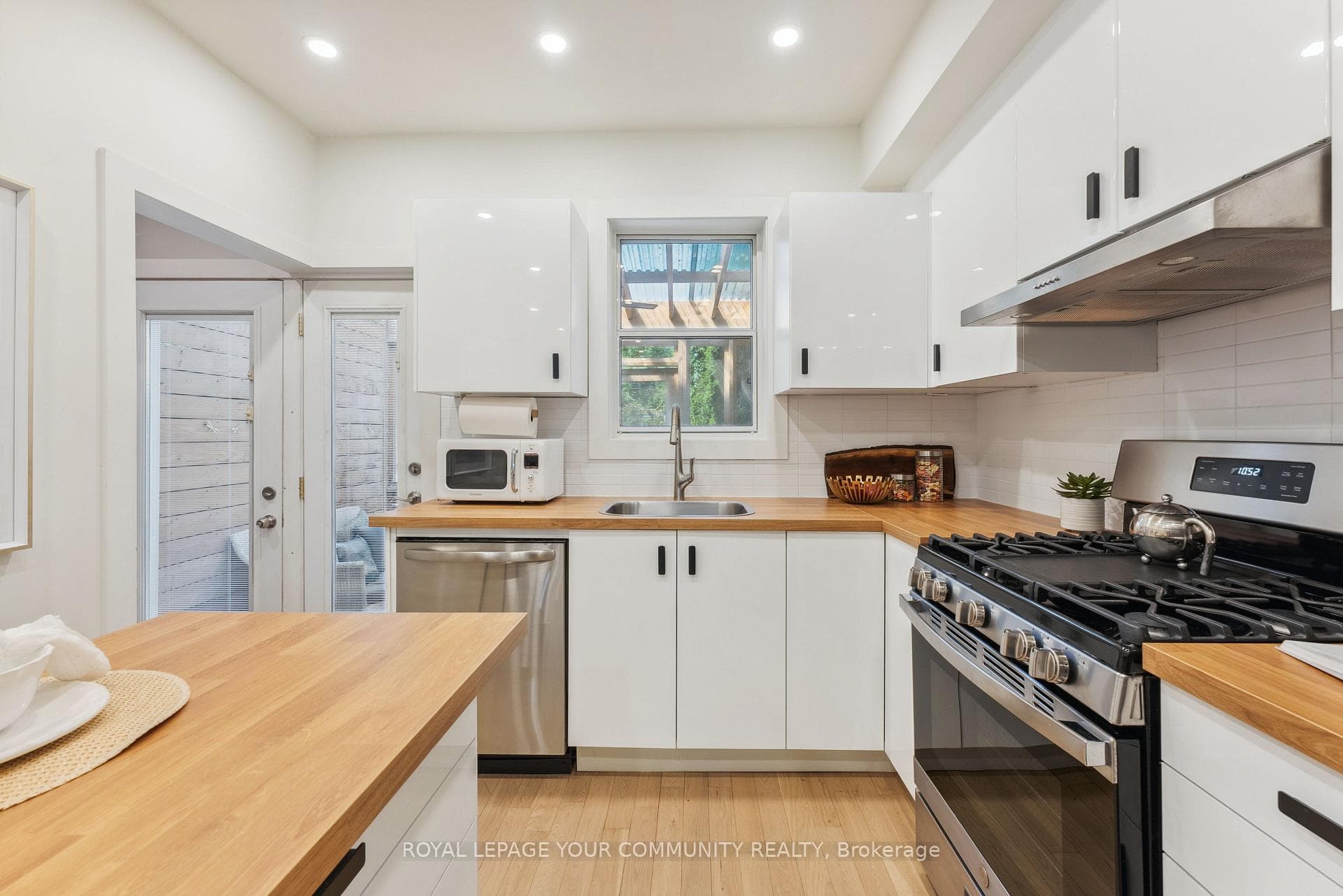 12 Lamb Avenue photo 11