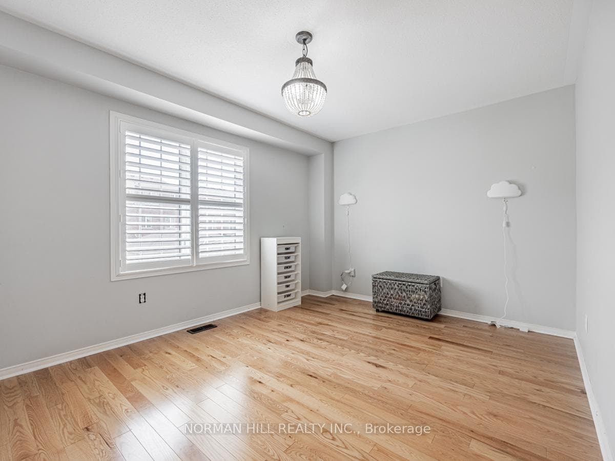 25 Parrotta Drive photo 13