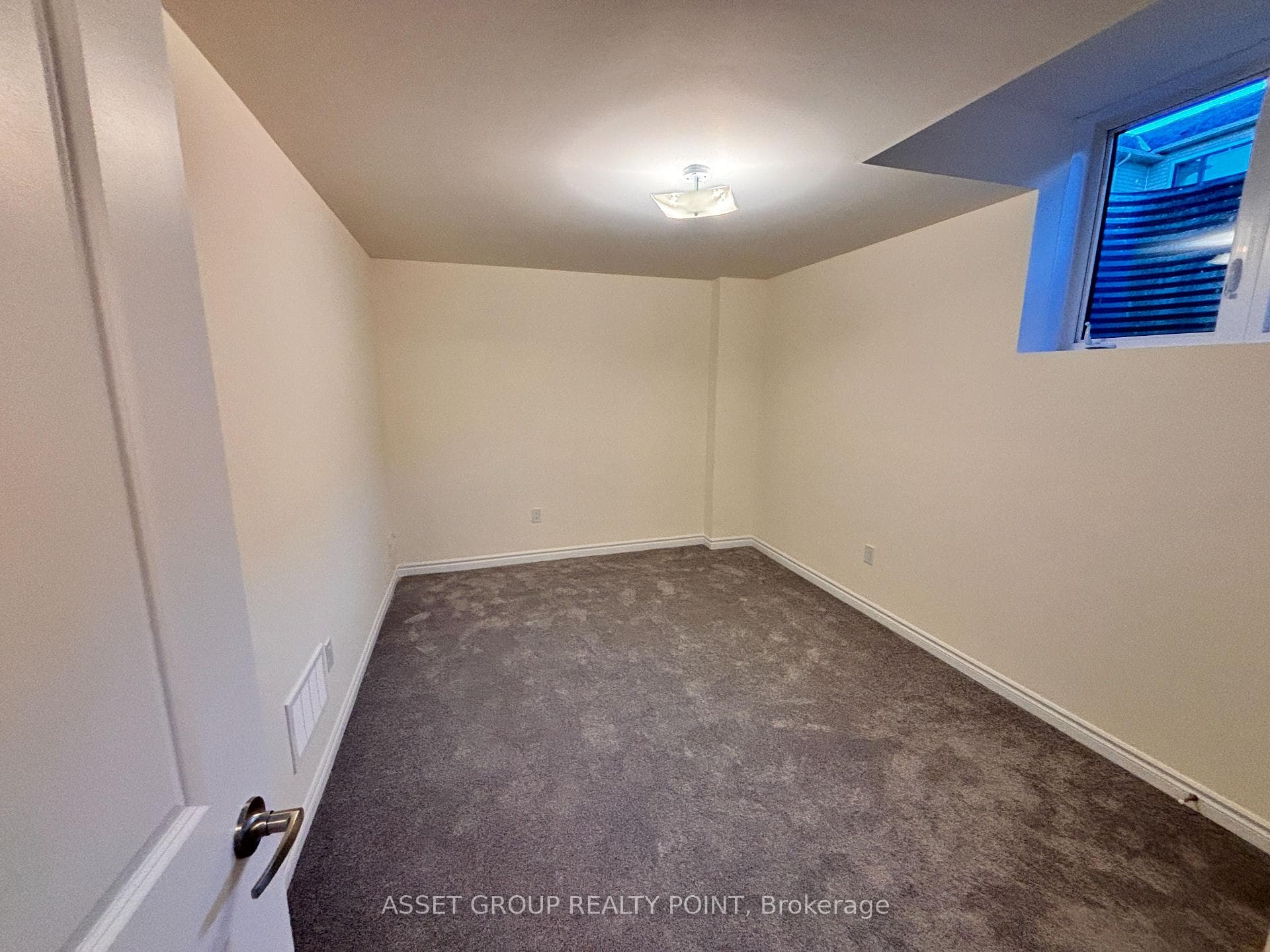 17 Durham Avenue photo 6