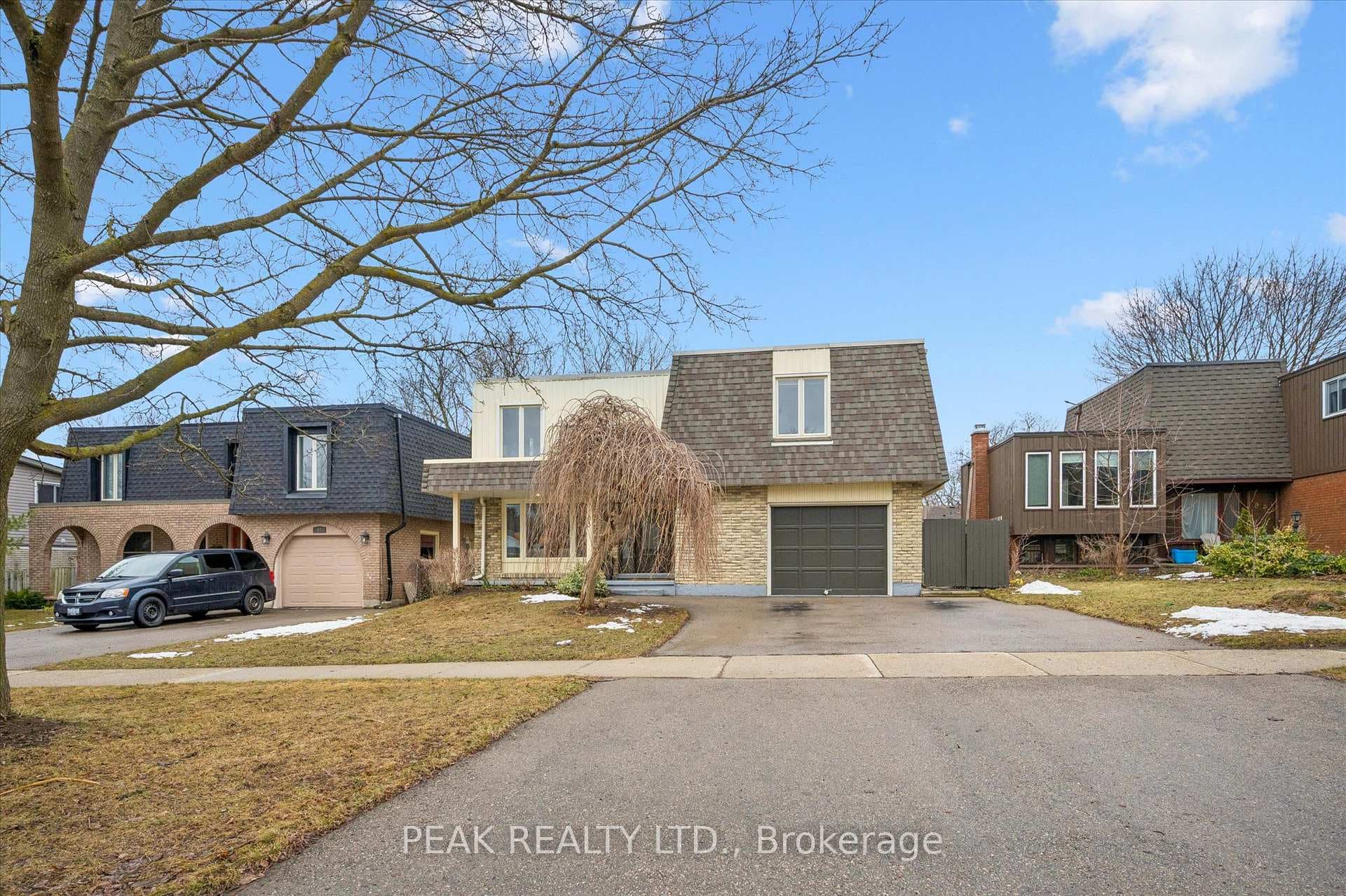 93 Grand River Boulevard photo 3