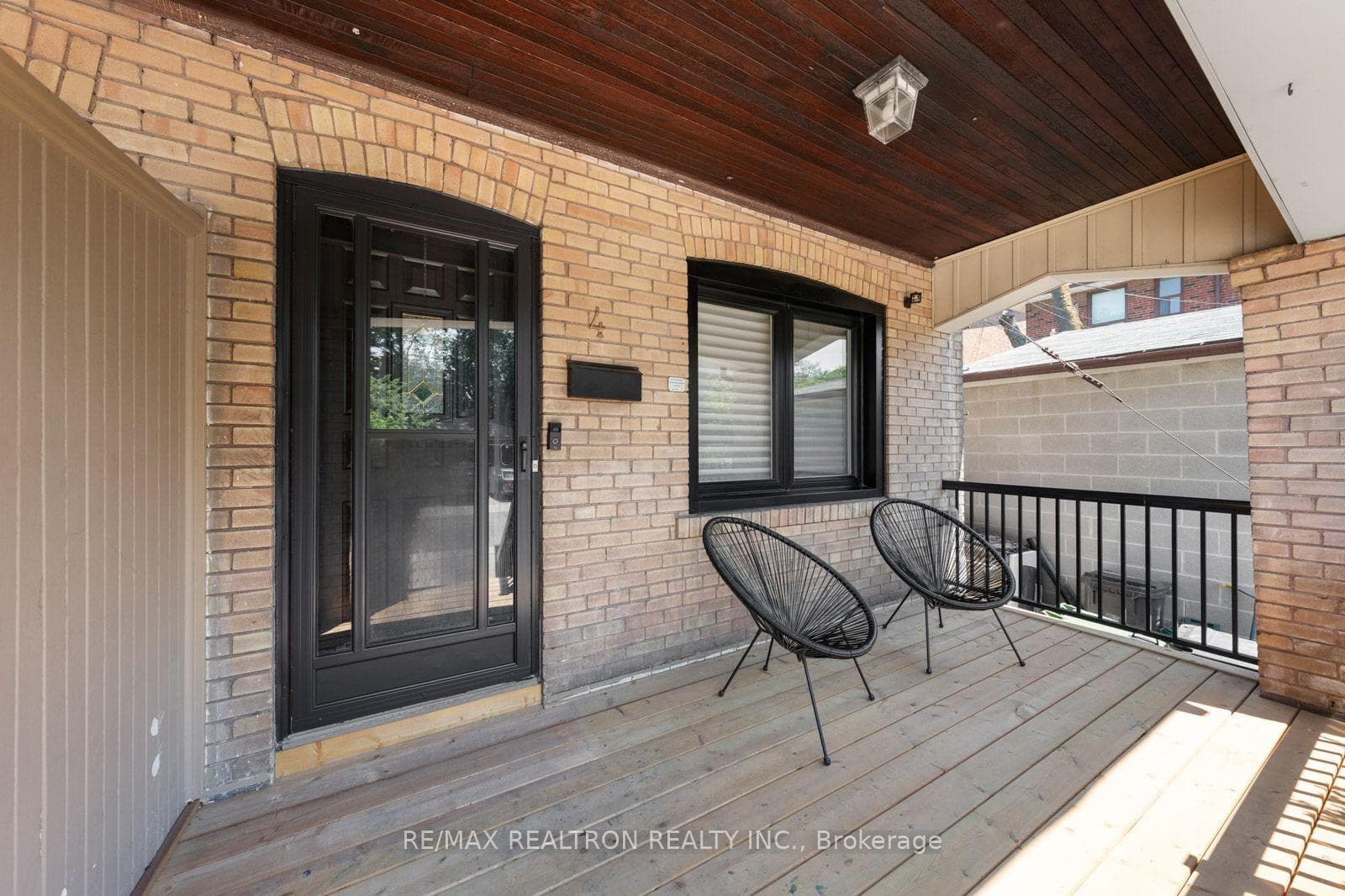 4 Normanna Avenue photo 2