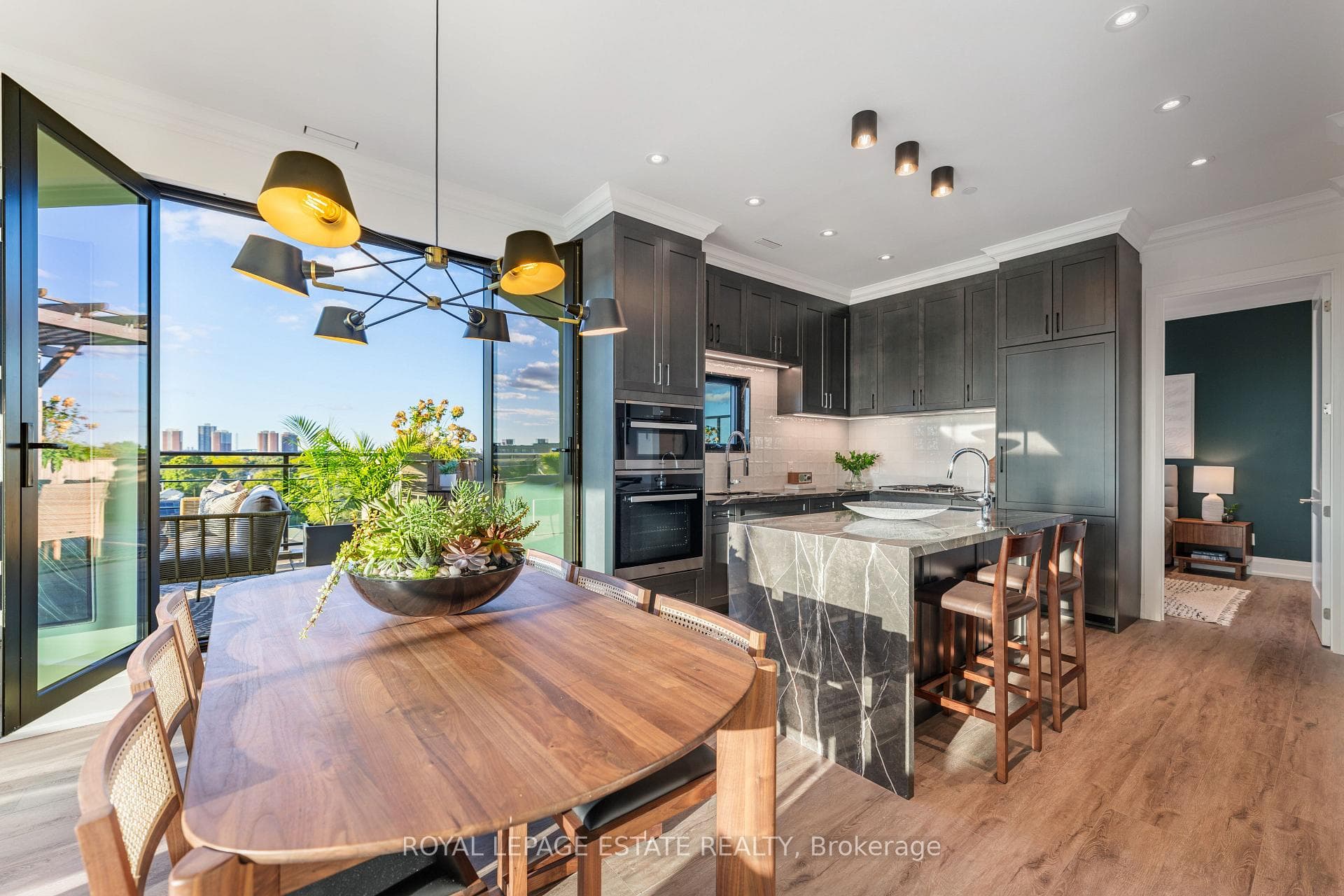 365 Beech Avenue Unit PH 1 photo 13