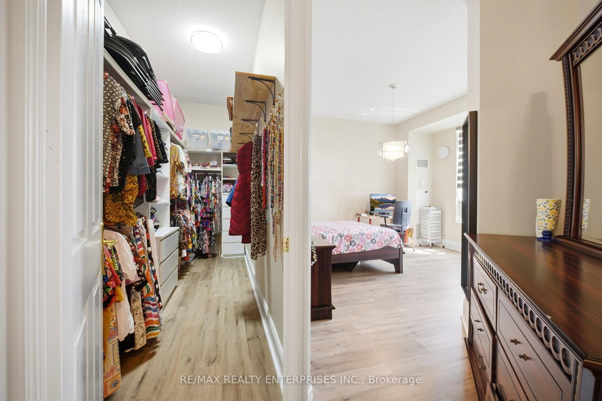35 Kingsbridge Garden Circle Unit 3301 photo 17