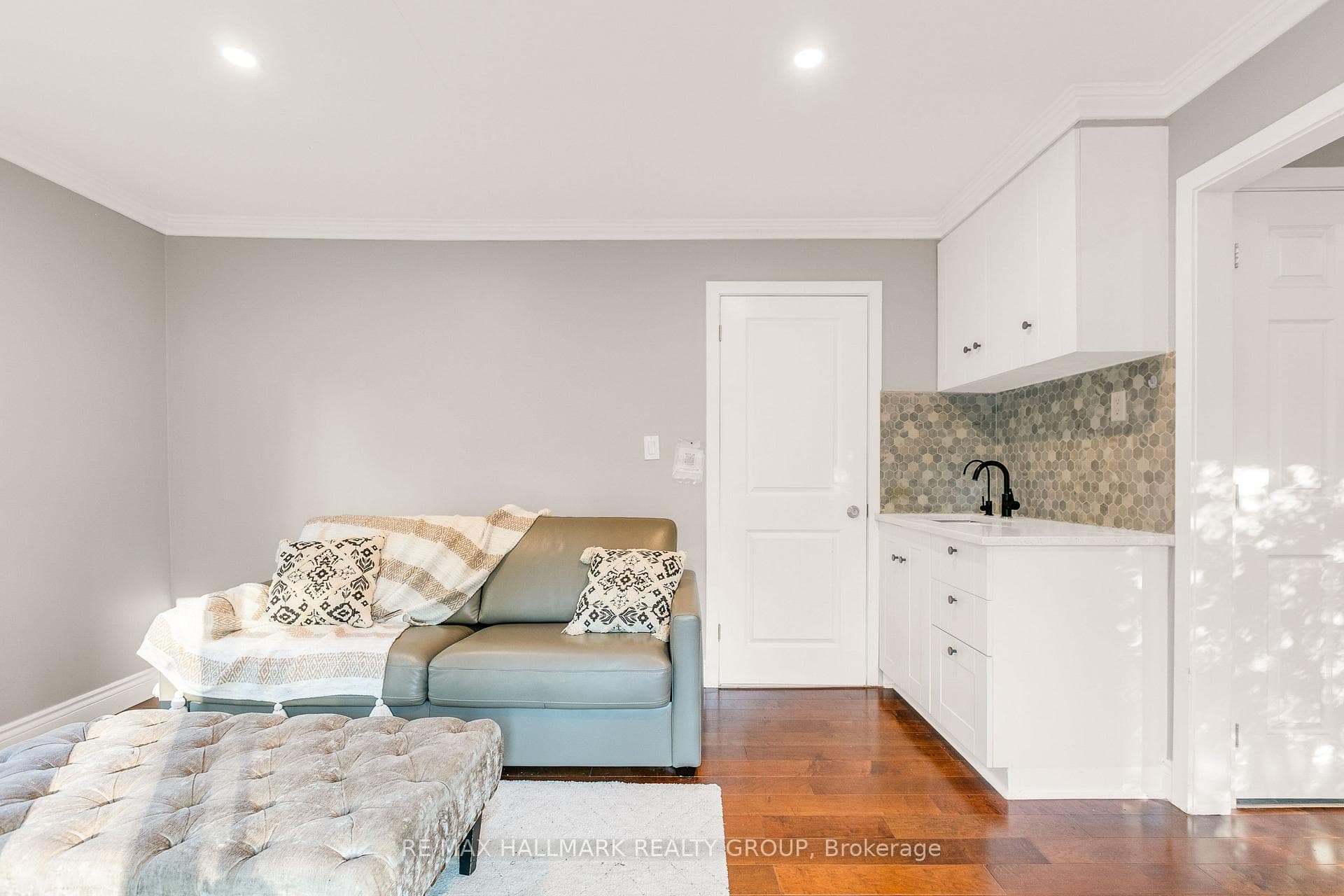 7316 Flewellyn Road photo 34