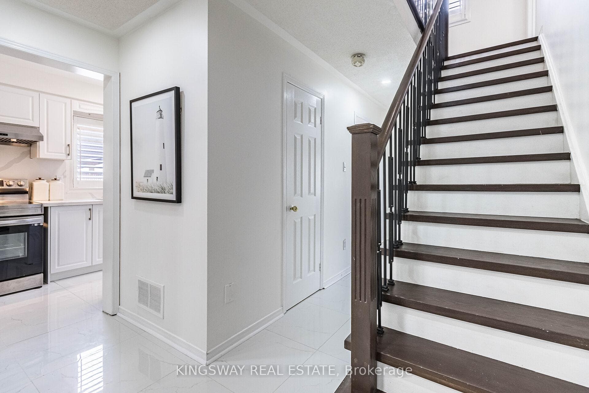 2050 Oak Bliss Crescent photo 21