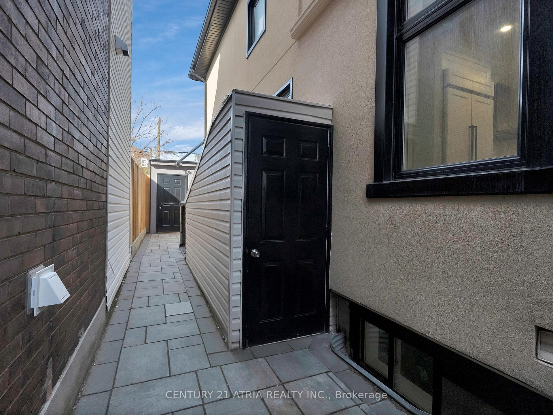 72 Redwood Avenue photo 34