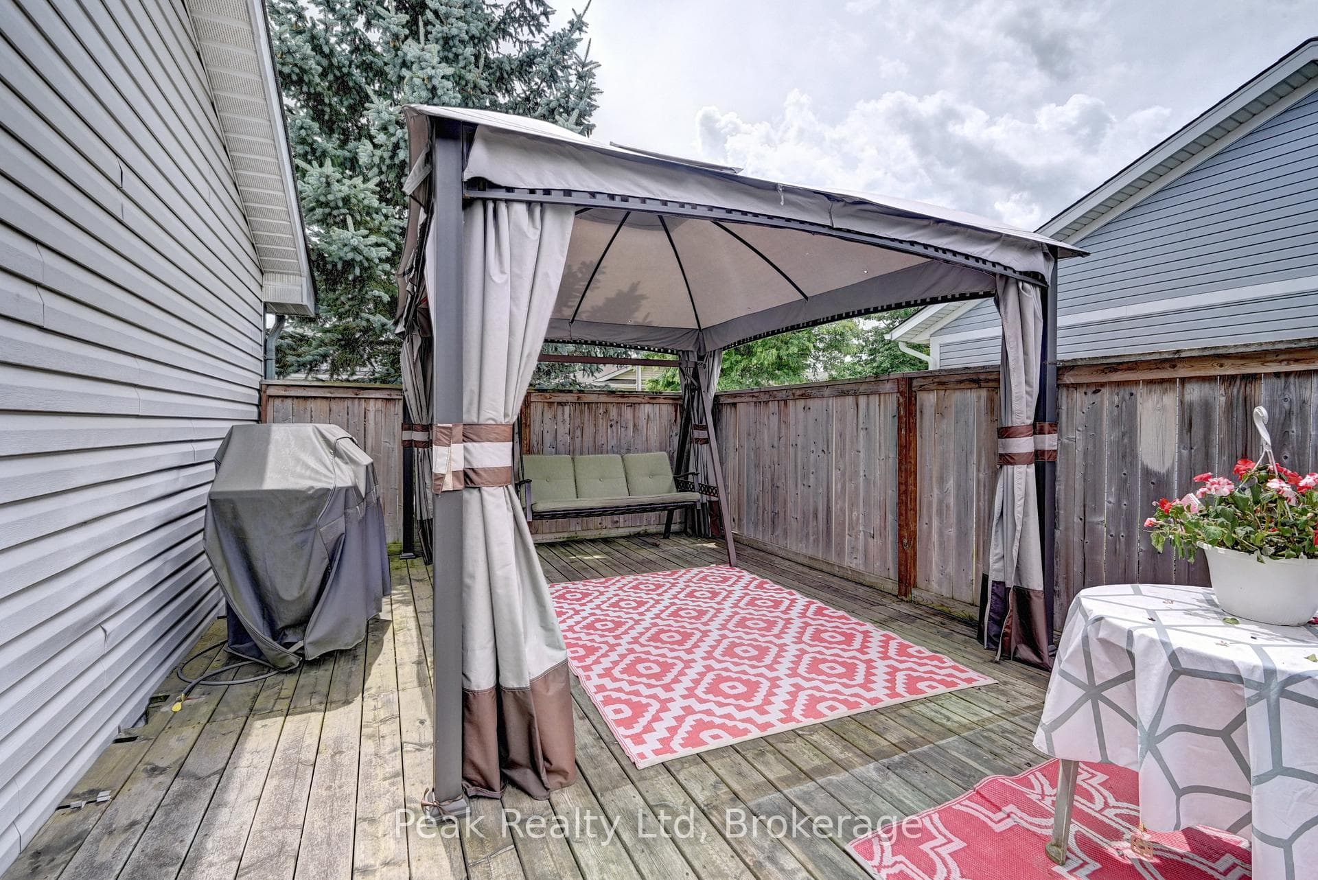 176 Wesley Crescent photo 31