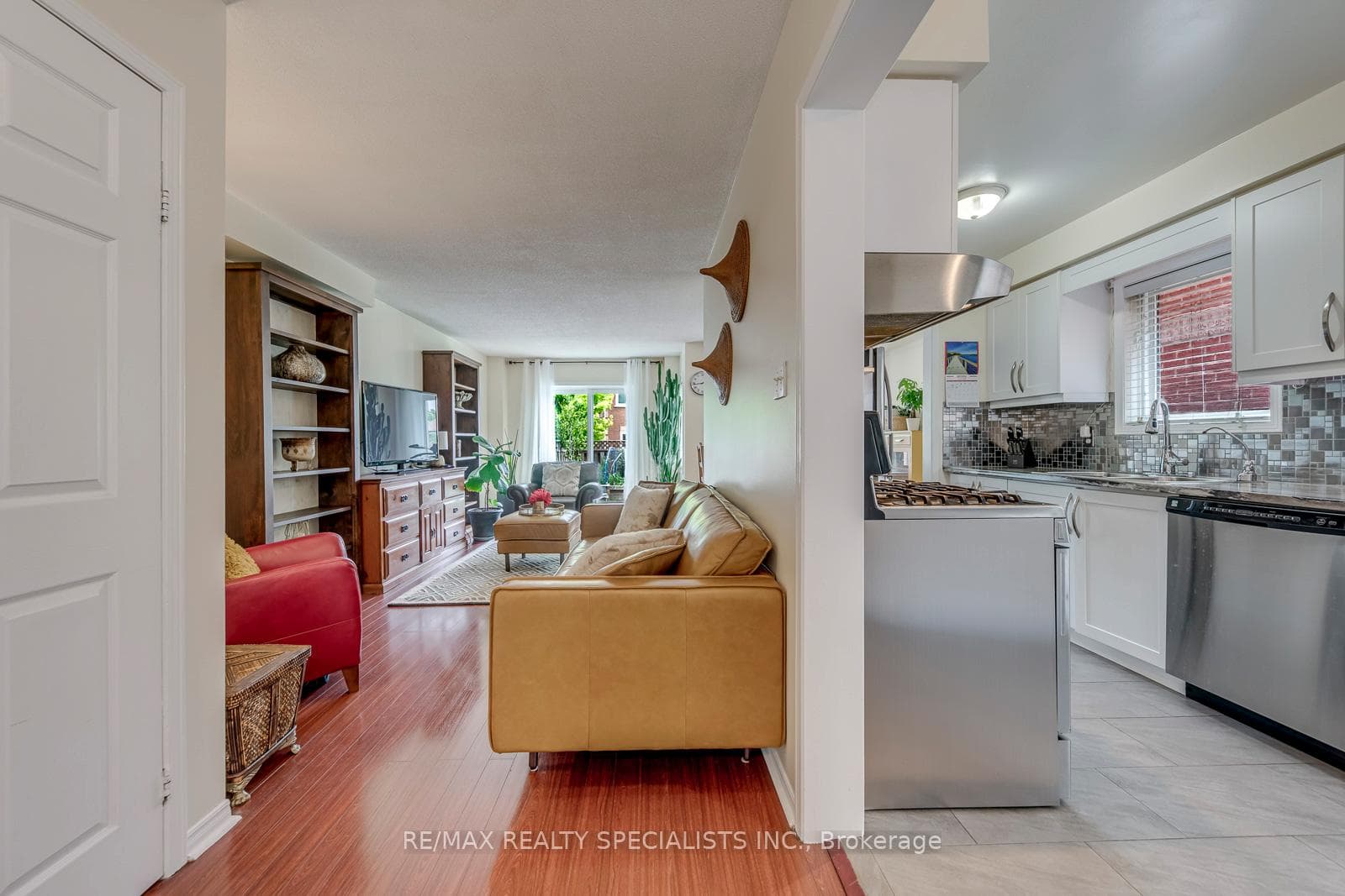 40 Mannel Crescent photo 5