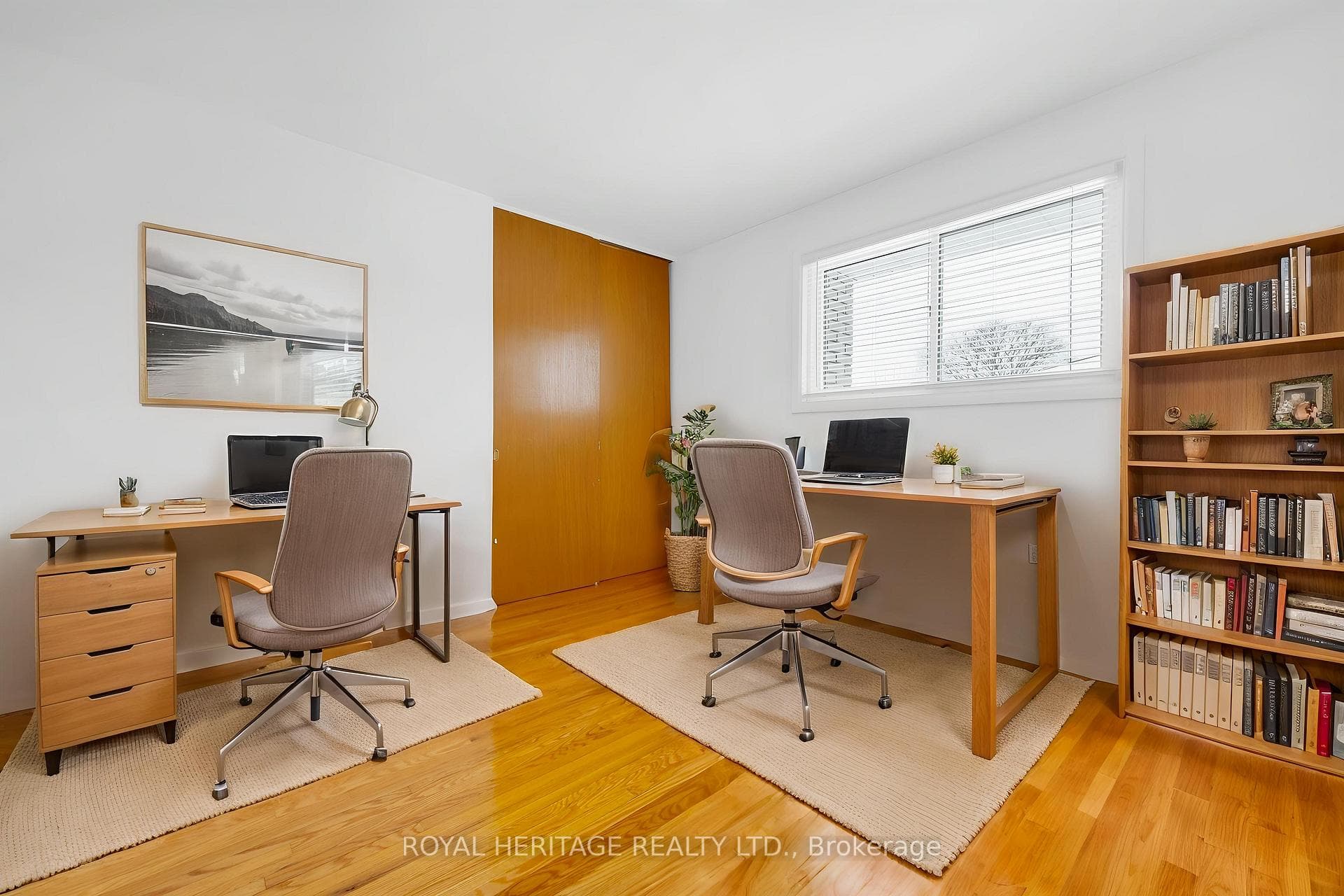 2nd bedroom/office (virtually staging)
