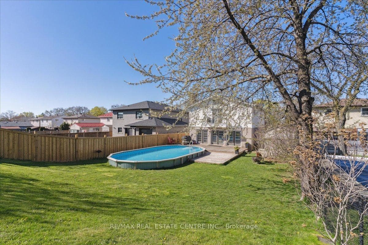237 ARCHDEKIN Drive photo 37