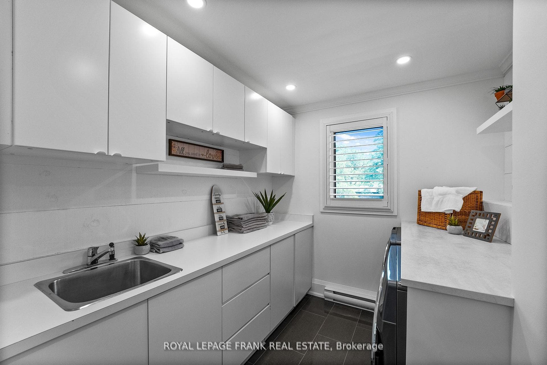 251 Sherwood Court photo 33