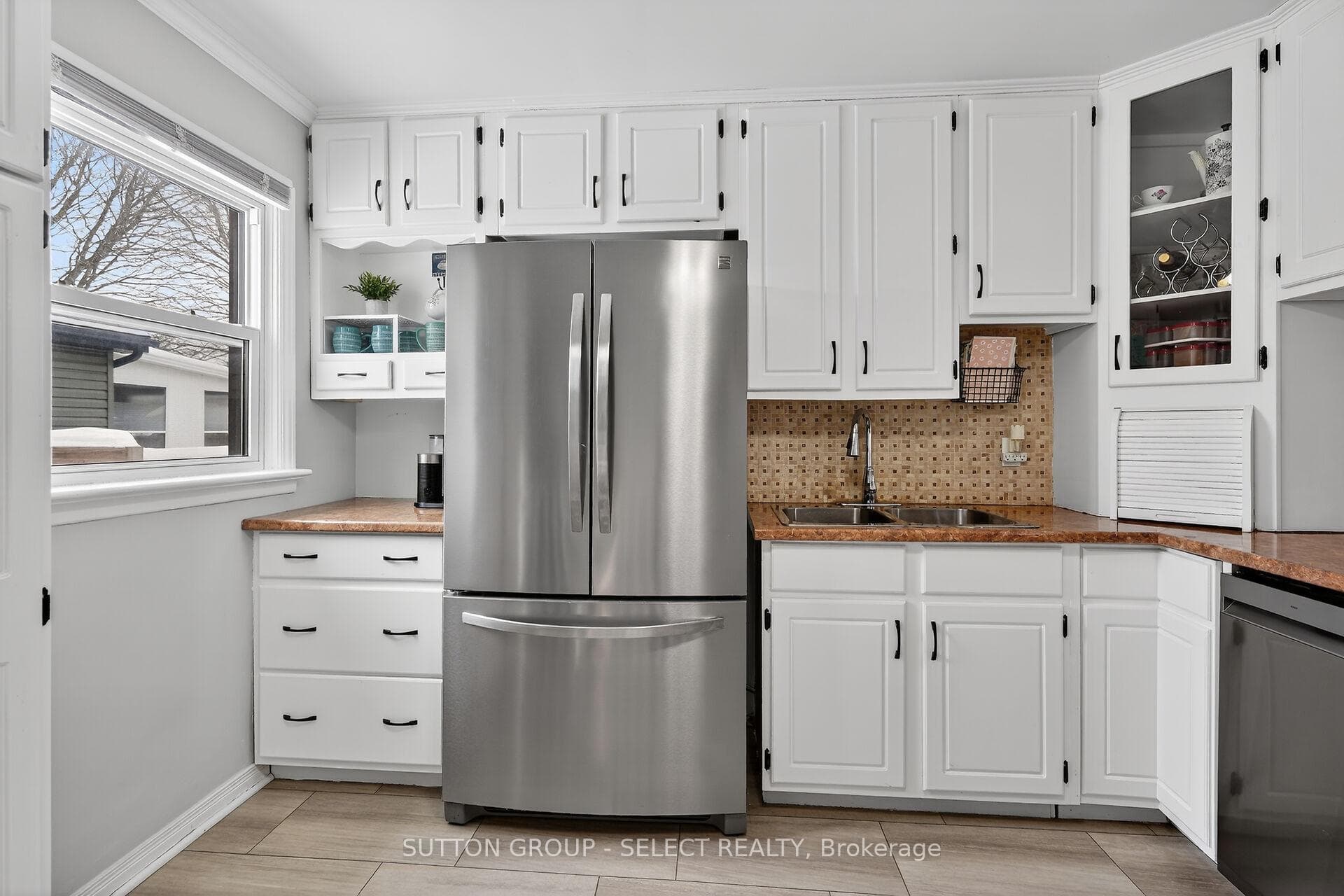 225 Sterling Street photo 18
