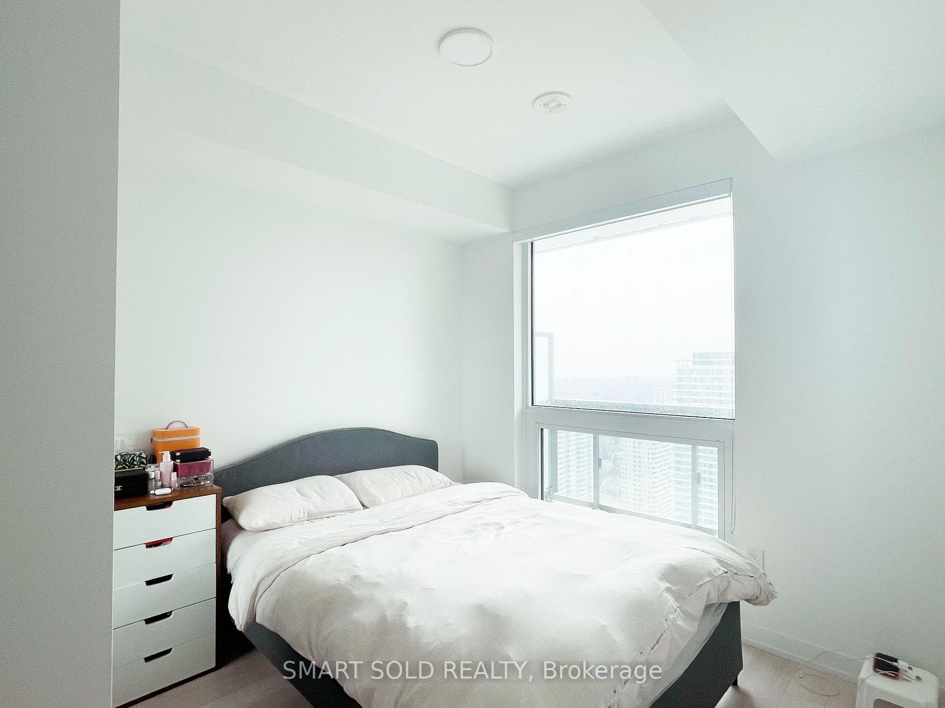 39 Roehampton Avenue Unit 3204 photo 4