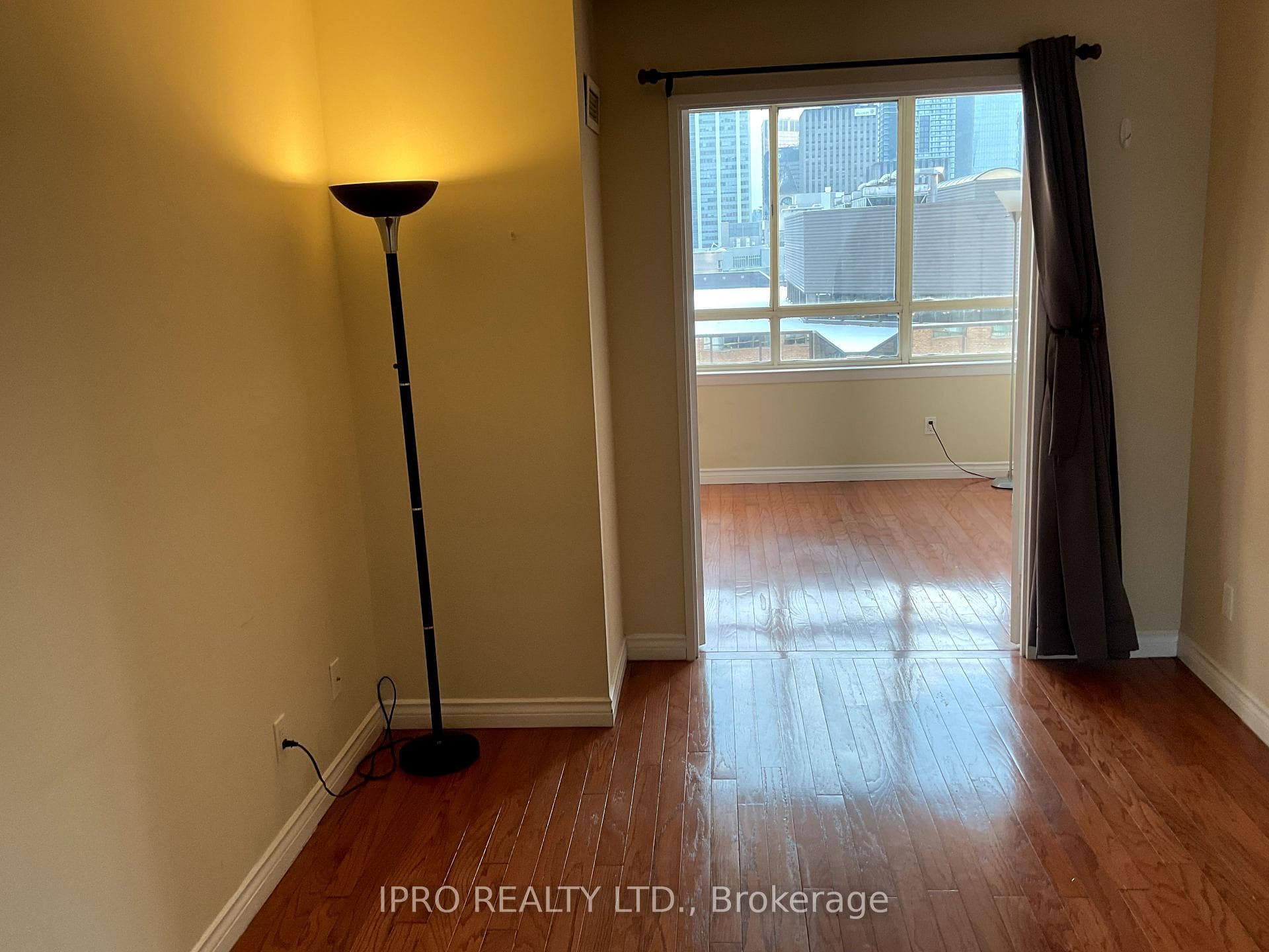 633 Bay Street Unit 2109 photo 16