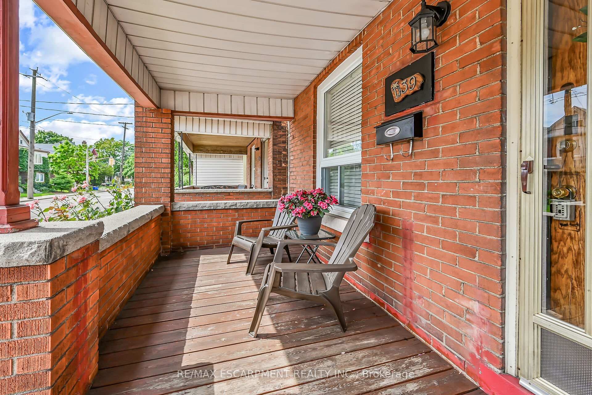39 Sherman Avenue photo 5