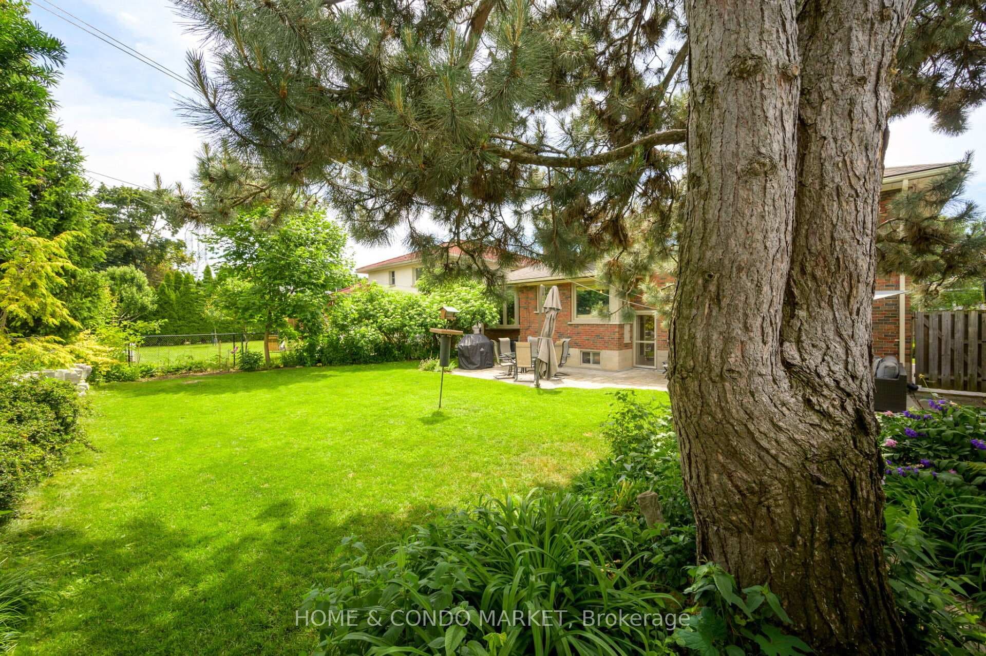 37 Hampshire Heights photo 35