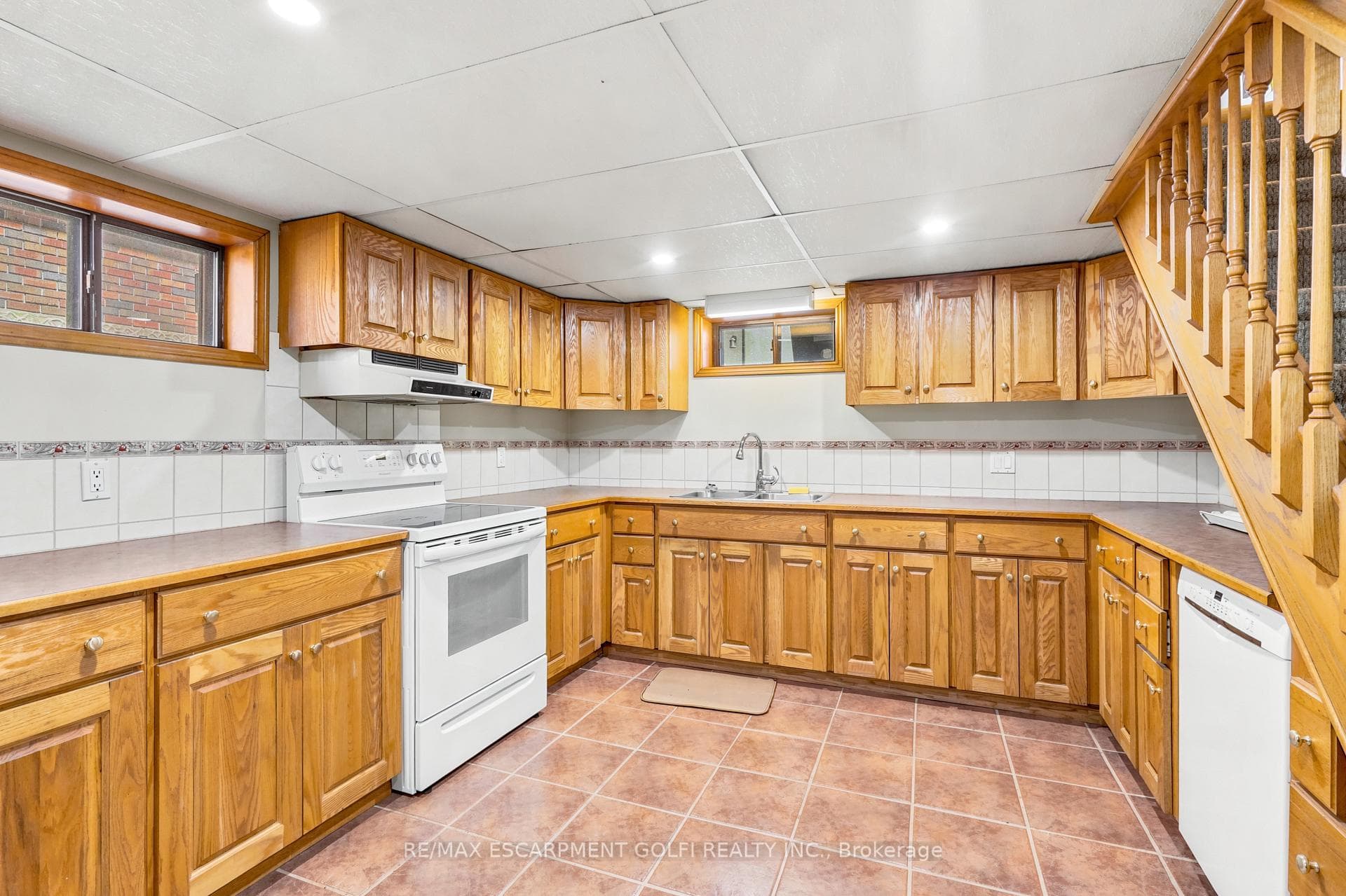 6902 Dell Avenue photo 23