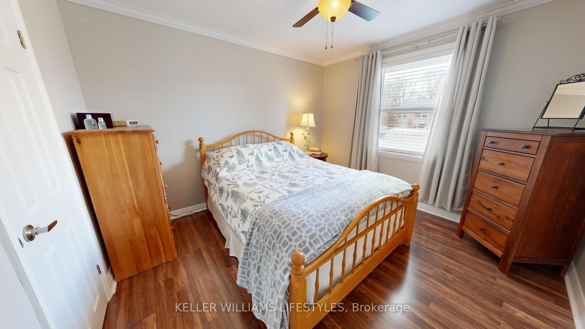 380 Regal Drive photo 17