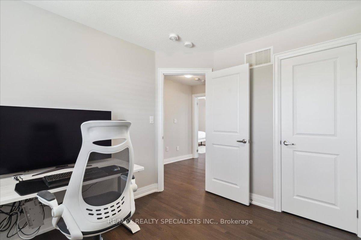 280 Fasken Court photo 26