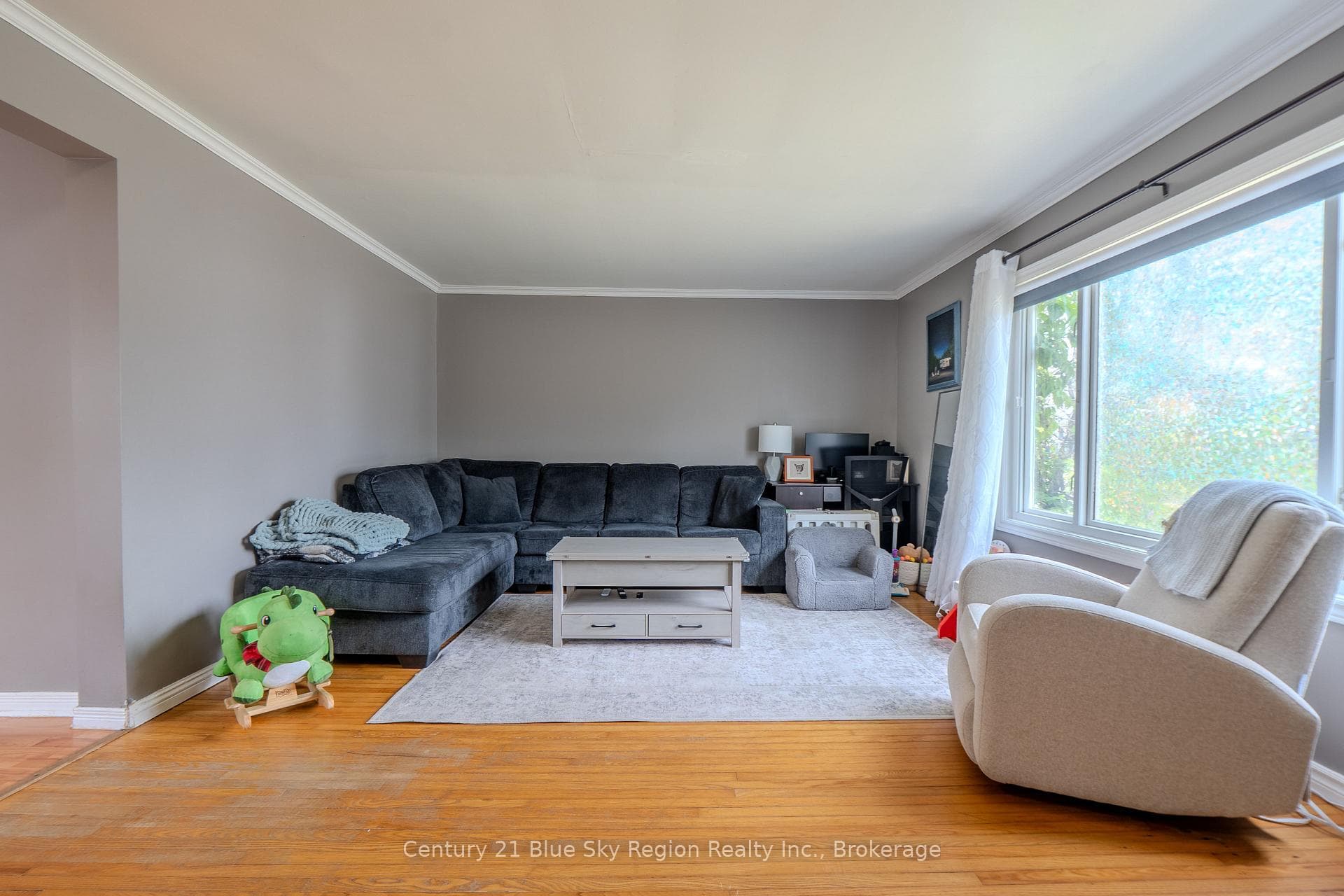 773 Worthington Street photo 7
