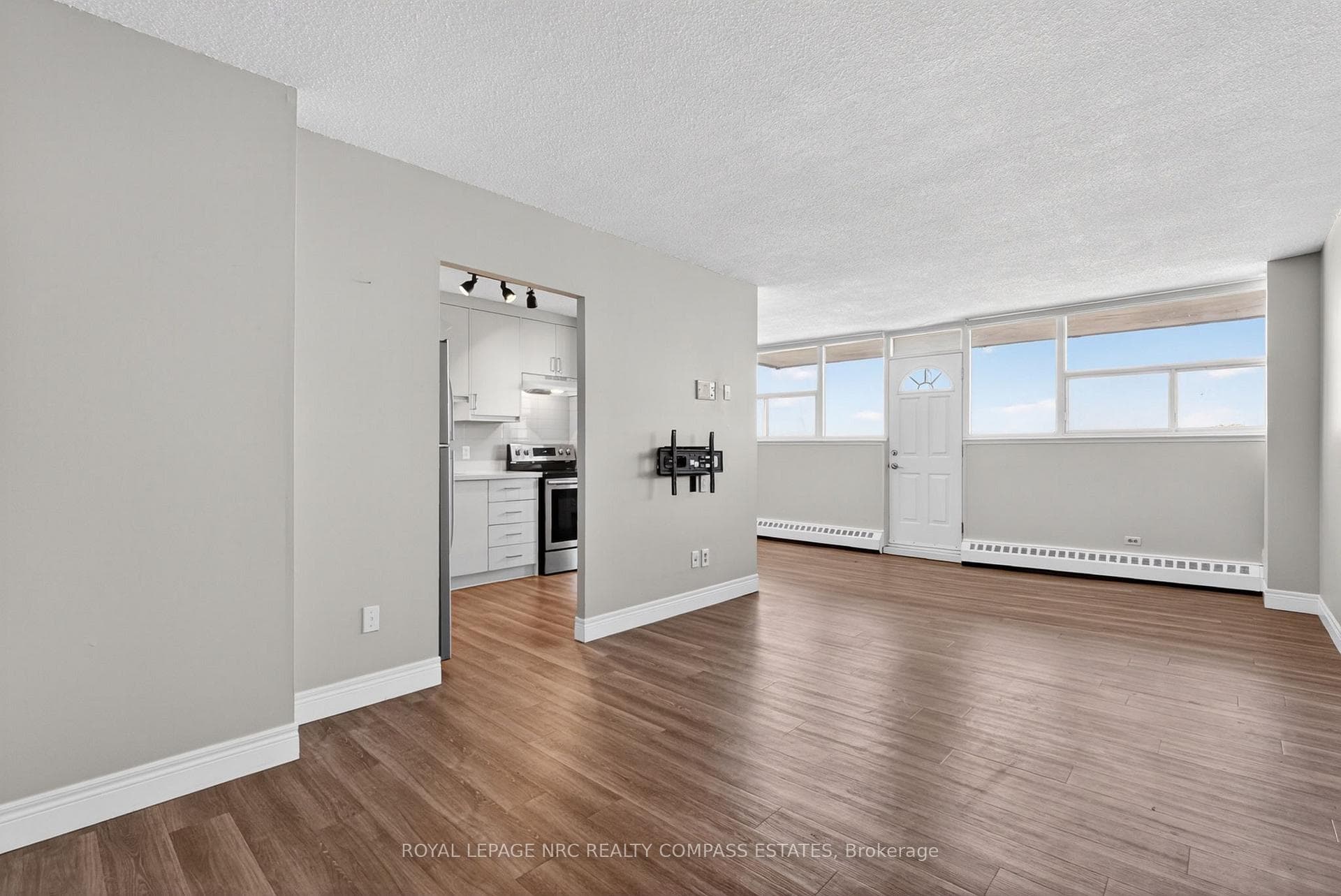215 Glenridge Avenue Unit 407 photo 8