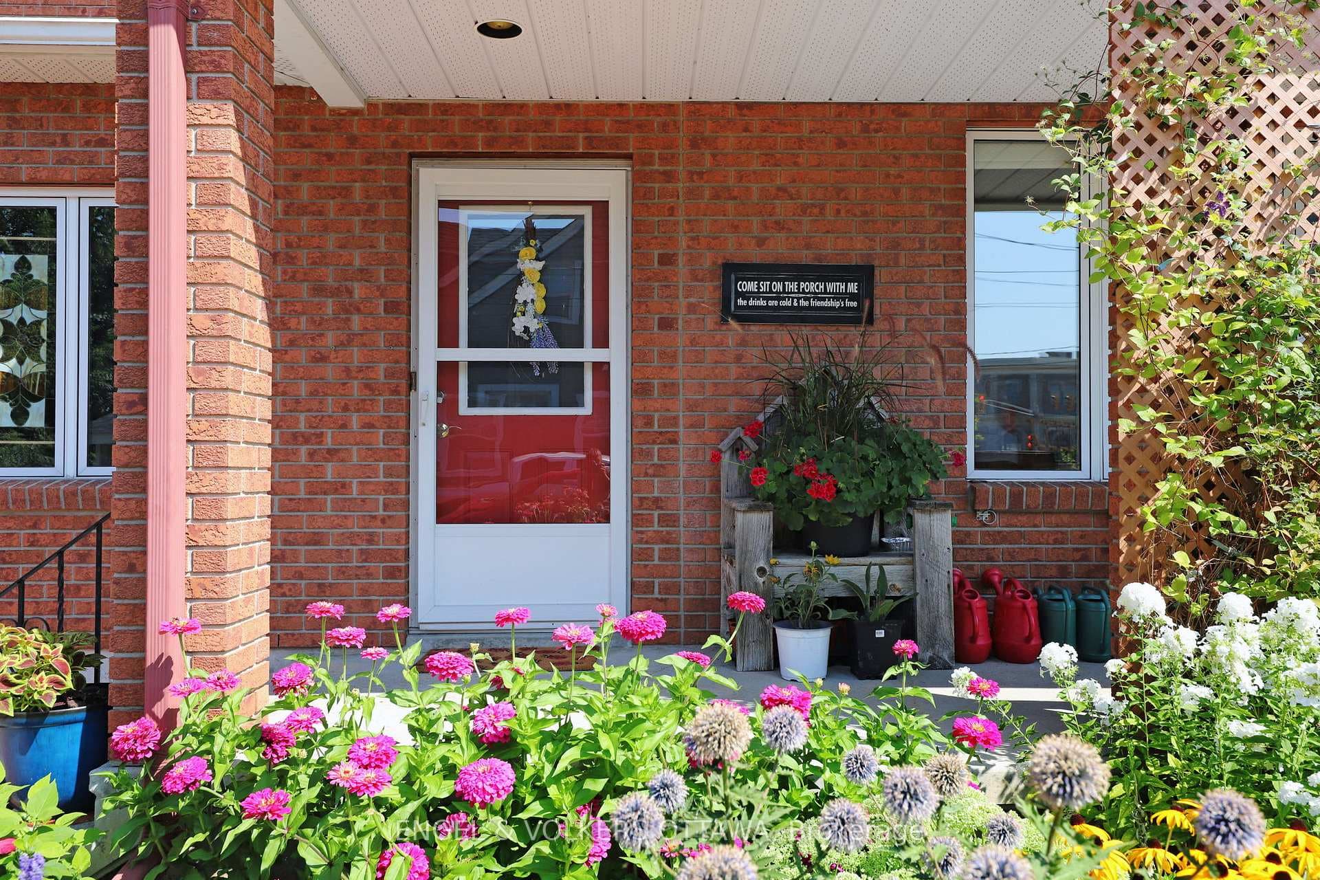 190 John Street photo 30