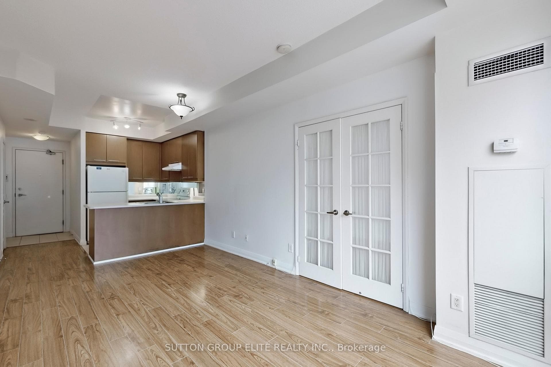 1121 Bay Street Unit 1102 photo 5