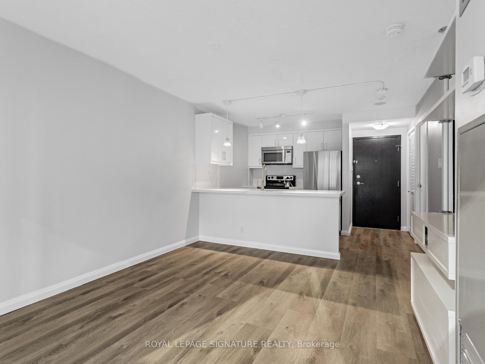 10 Queens Quay Unit 709 photo 17