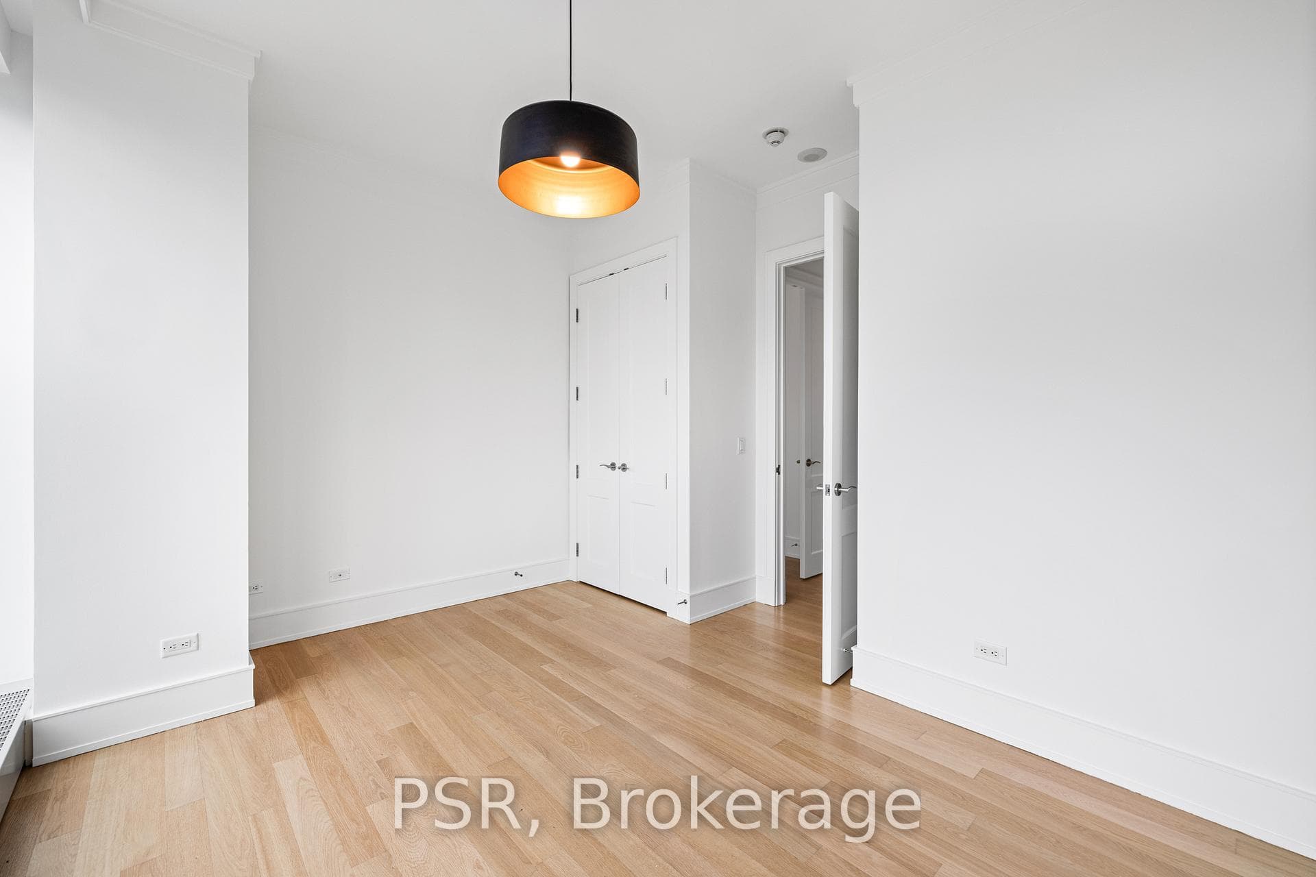 183 Wellington Street Unit 3102 photo 17