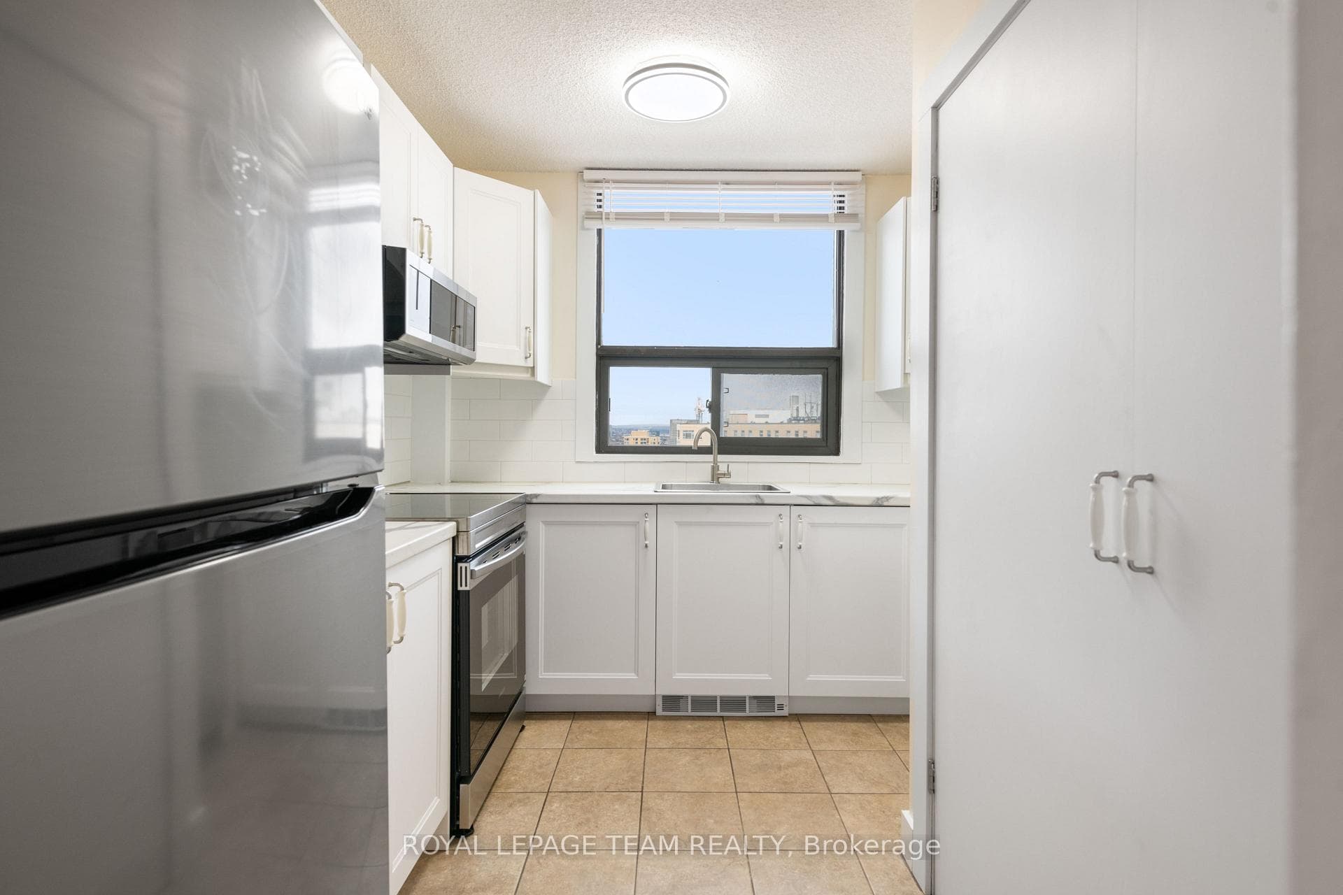 40 ARTHUR Street Unit 901 photo 17