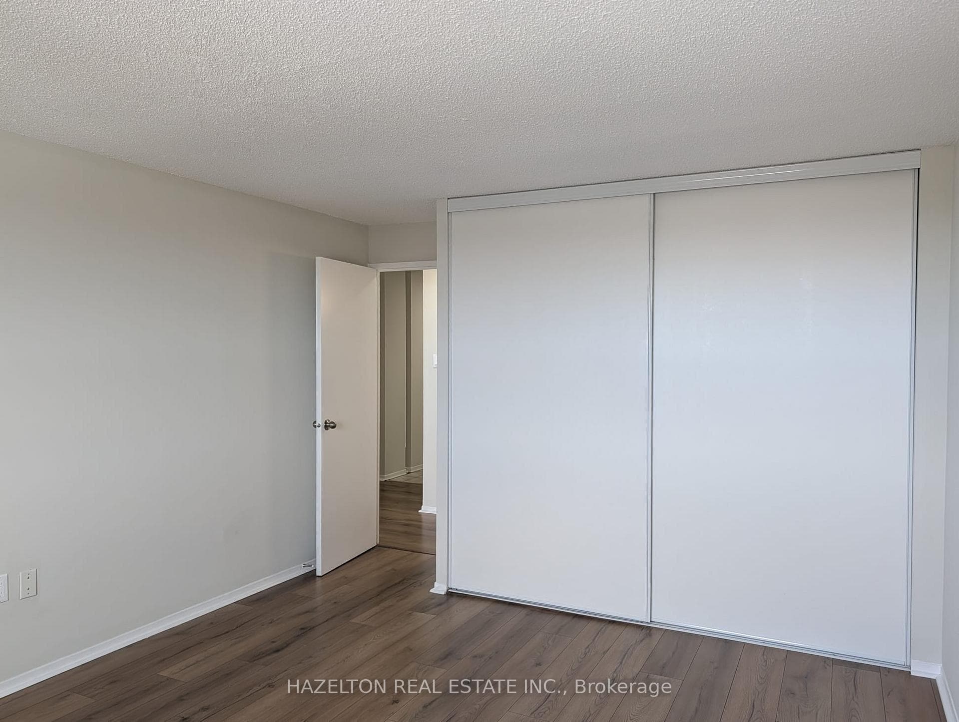 6719 Glen Erin Drive Unit 1101 photo 18