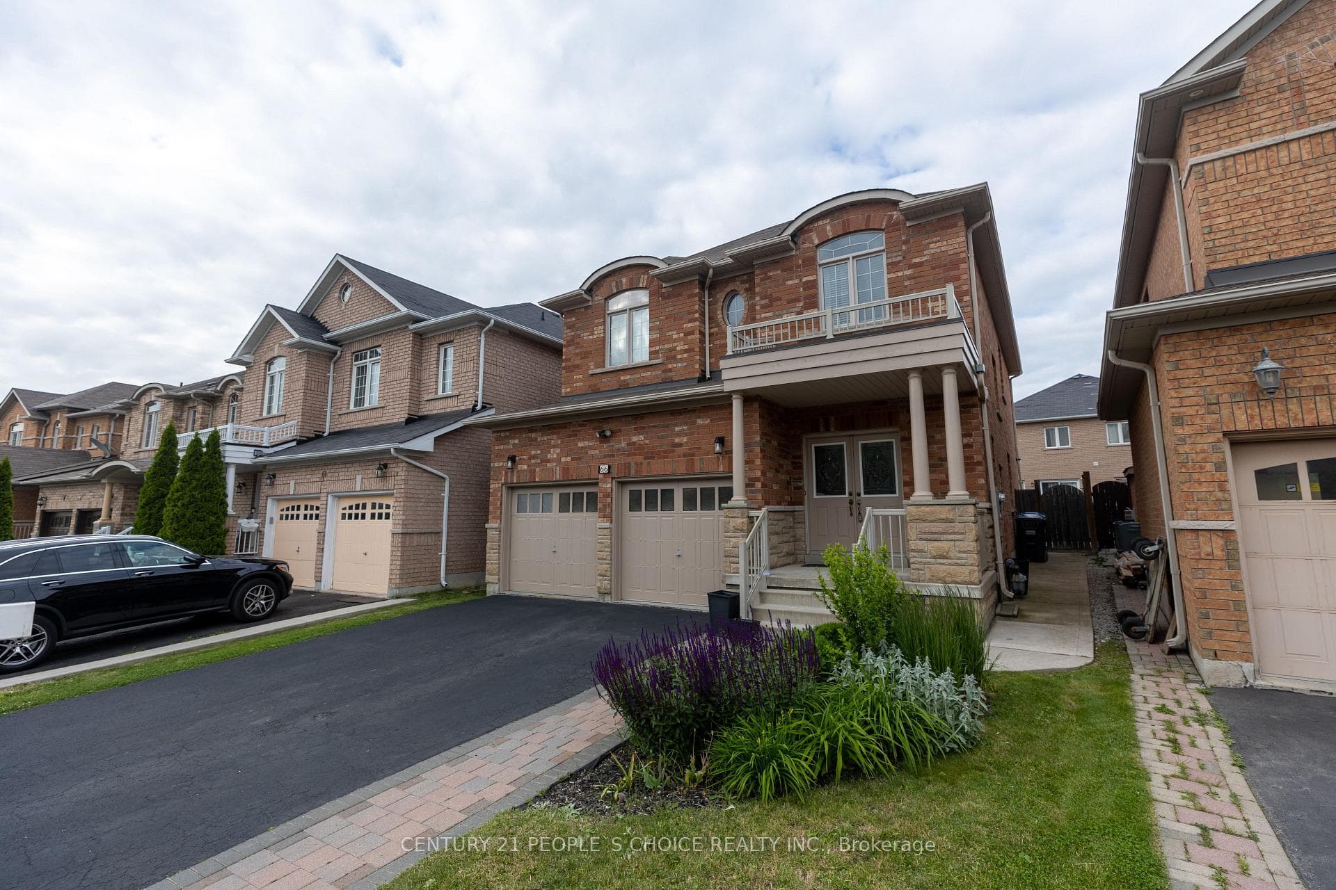 66 Attview Crescent photo 1