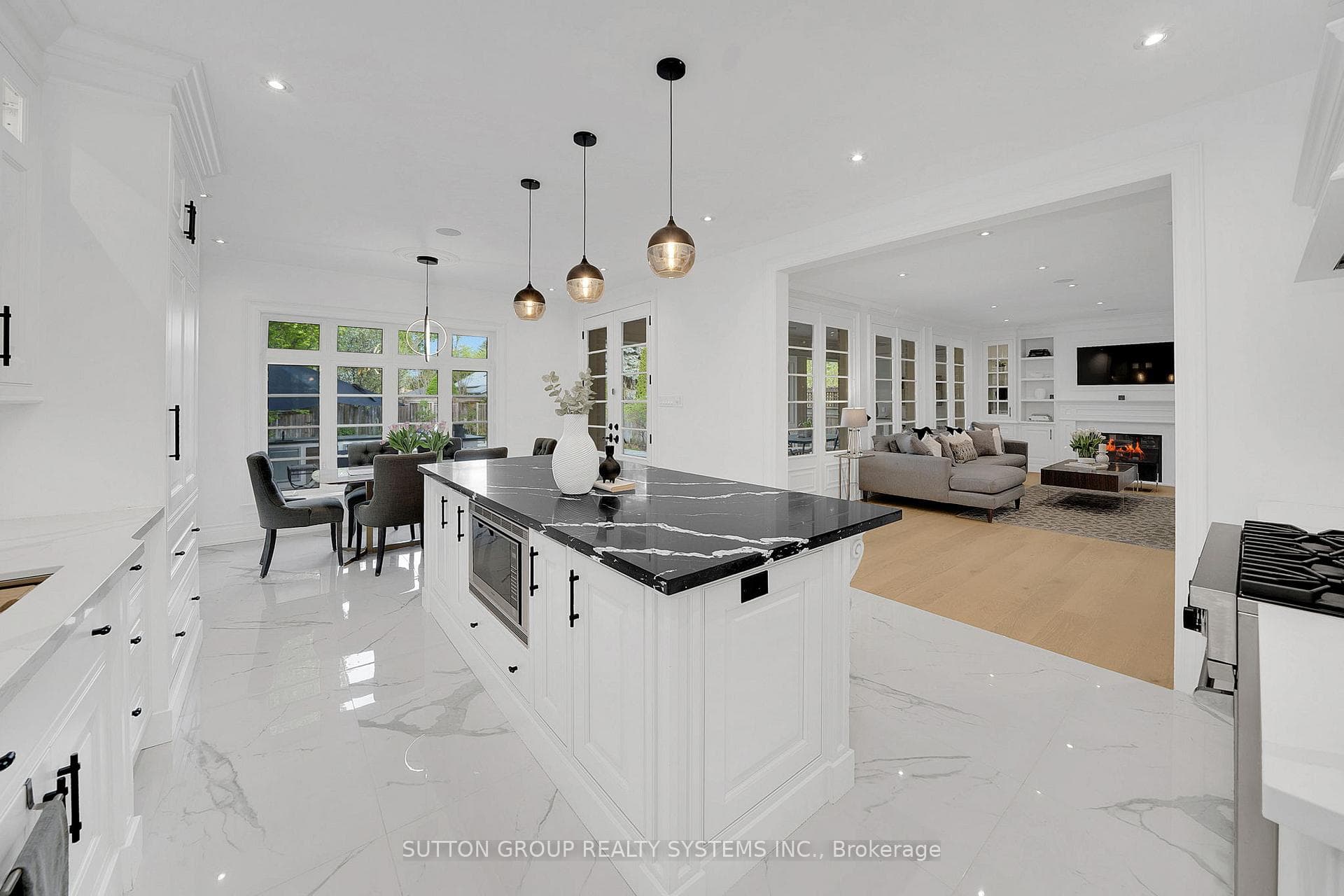 37 Eastglen Crescent photo 13