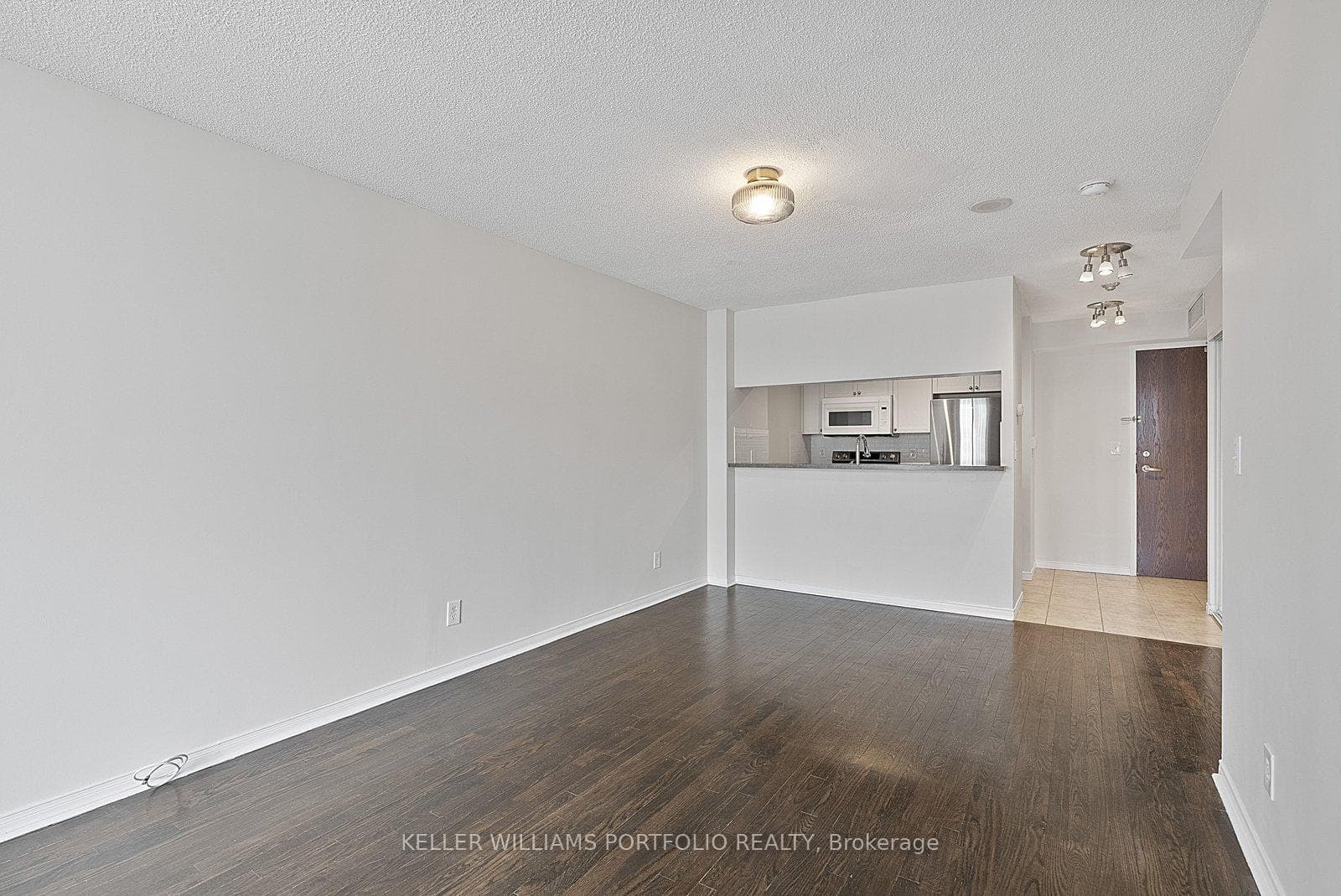 1829 Queen Street Unit 408 photo 14