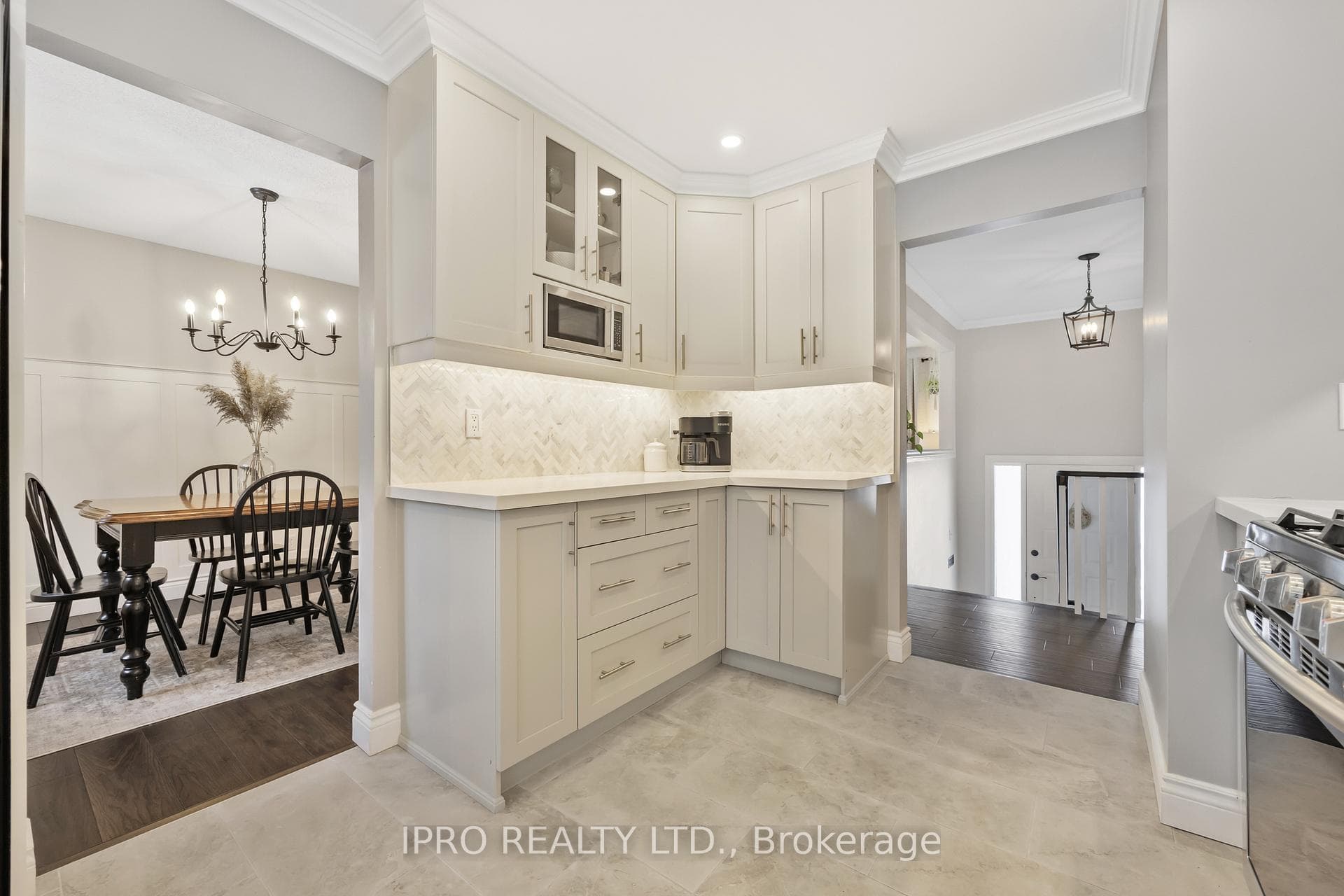 188 Melbourne Drive photo 7