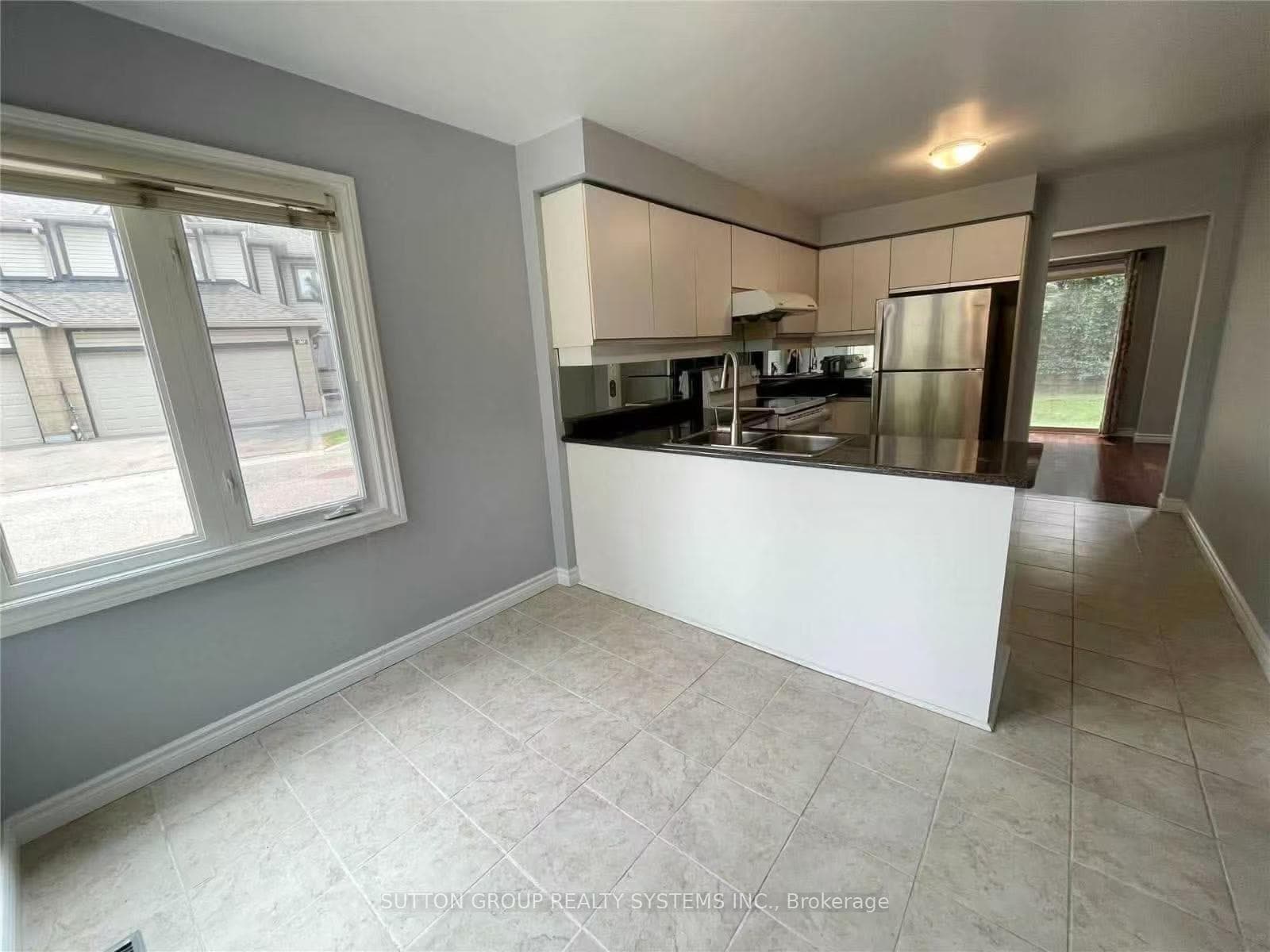 2275 Credit Valley Road Unit 100 photo 3