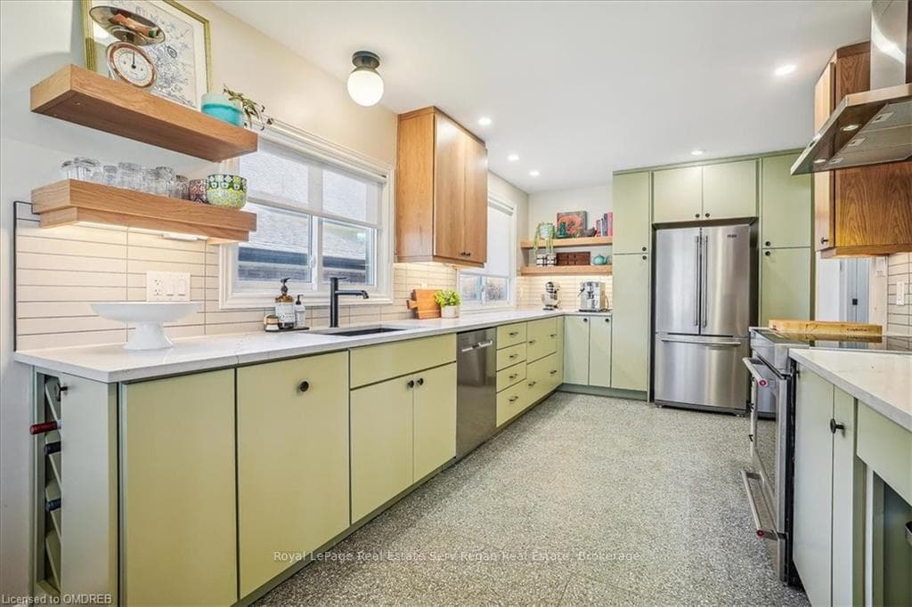 54 HANOVER Place photo 8
