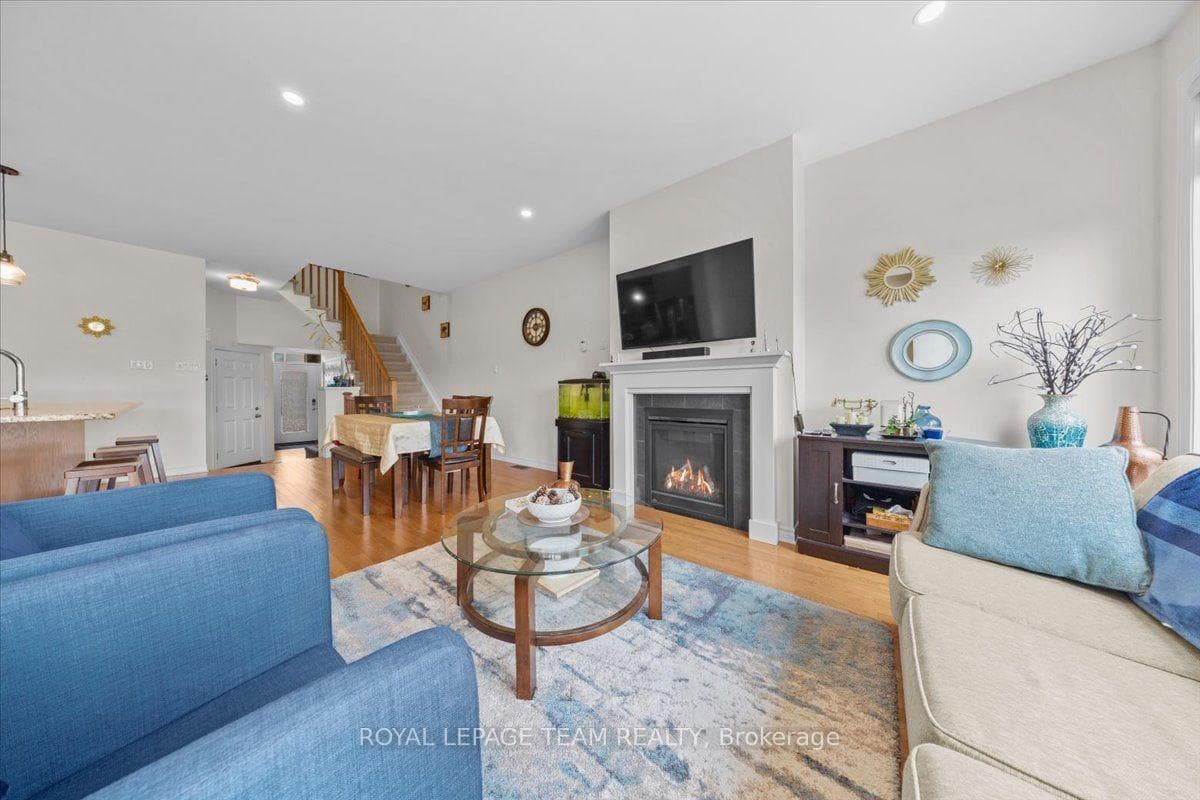 552 Jackdaw Avenue photo 16