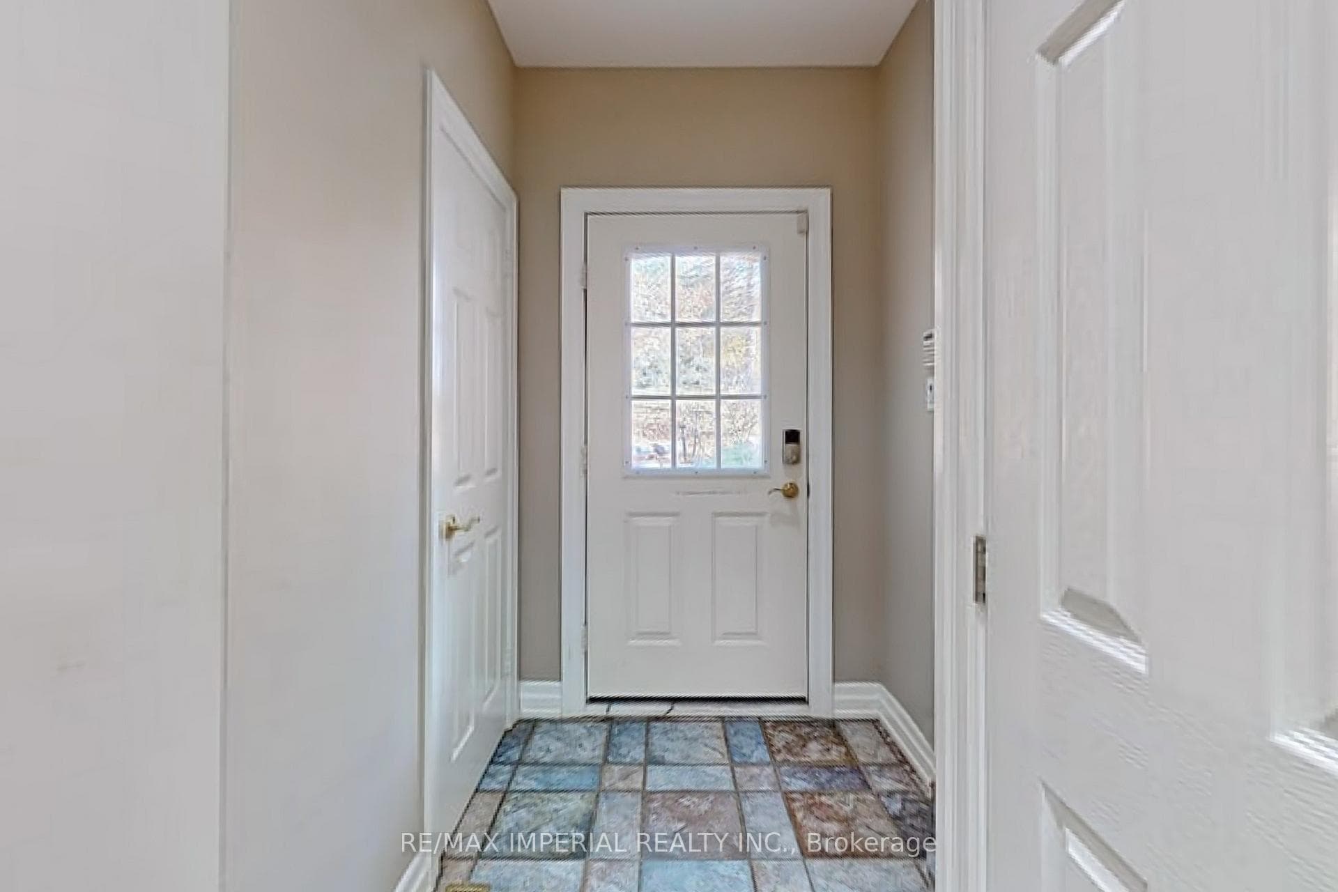 2 Blue Grass Drive photo 15