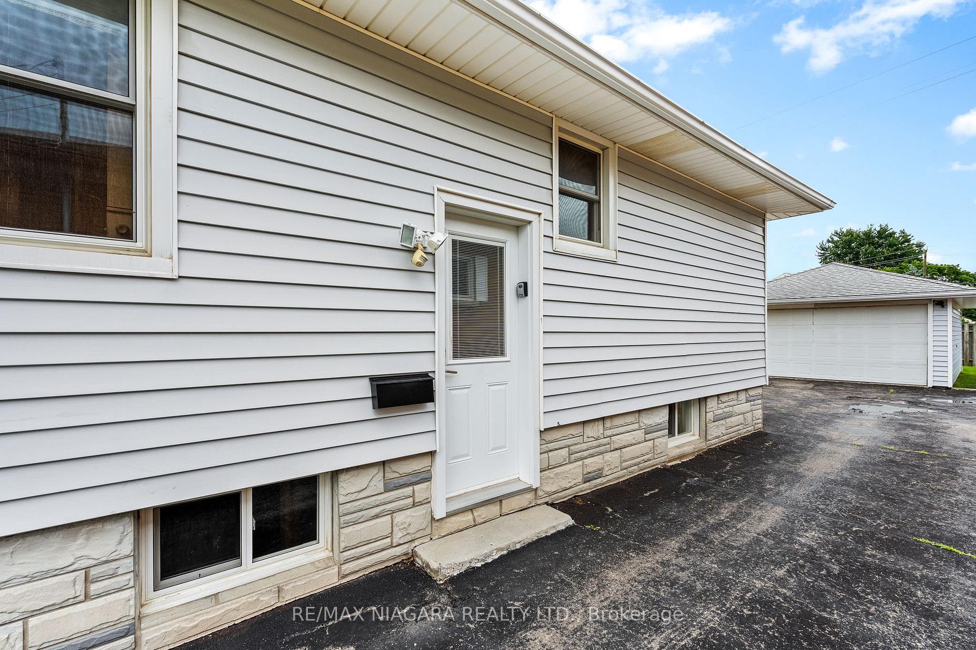 141 Mercury Avenue photo 24