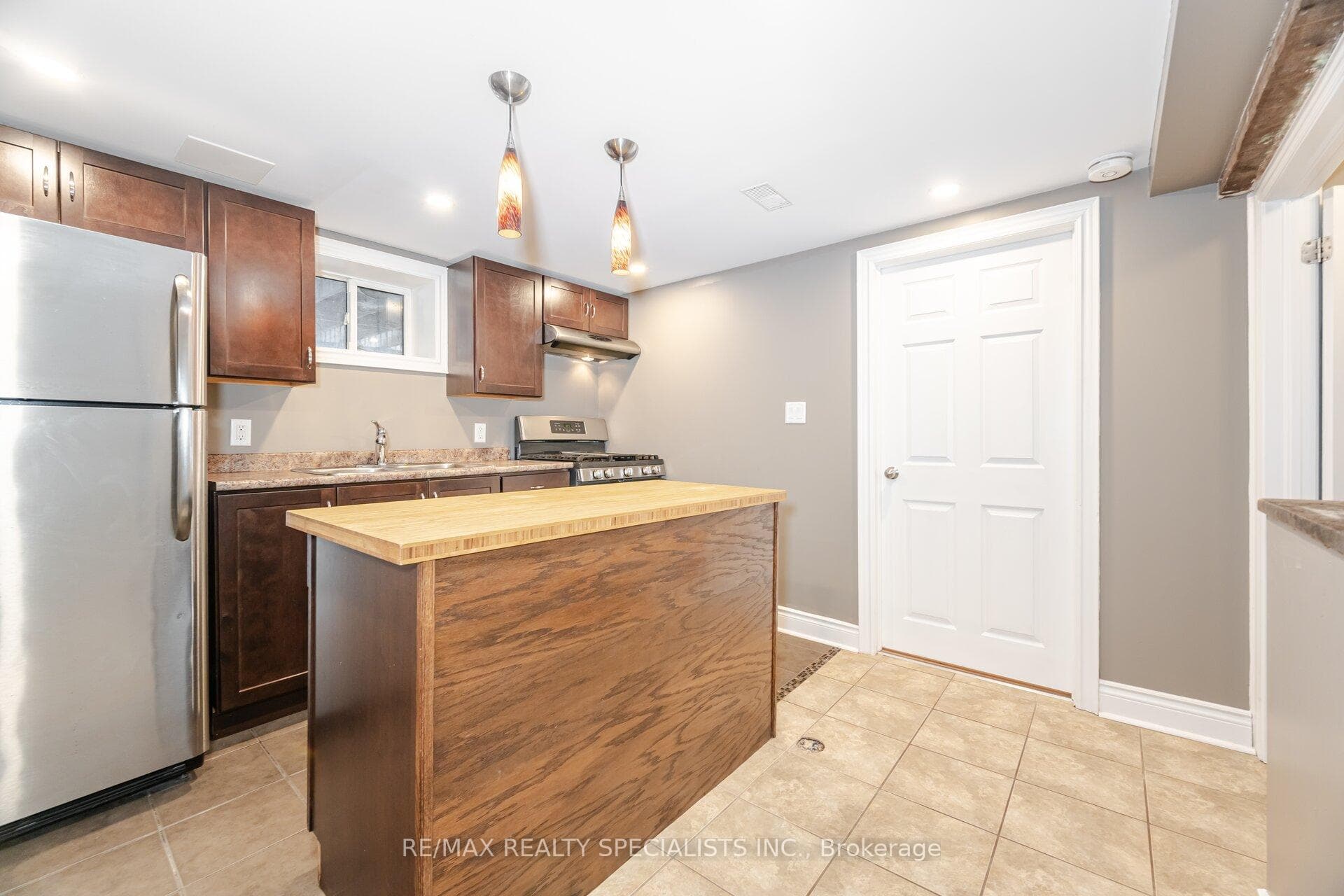 14 Marsden Crescent photo 23
