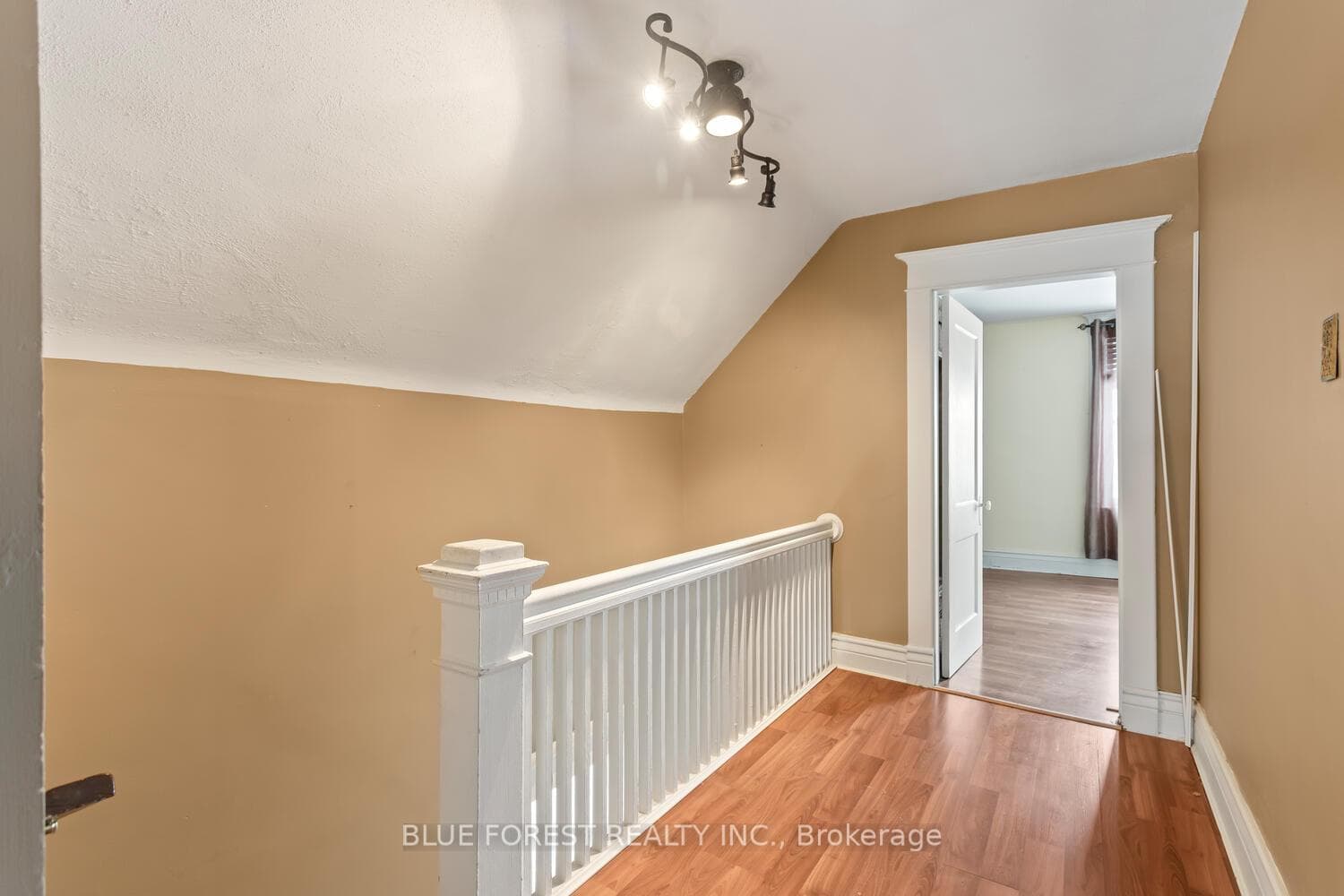 392 Spruce Street photo 26