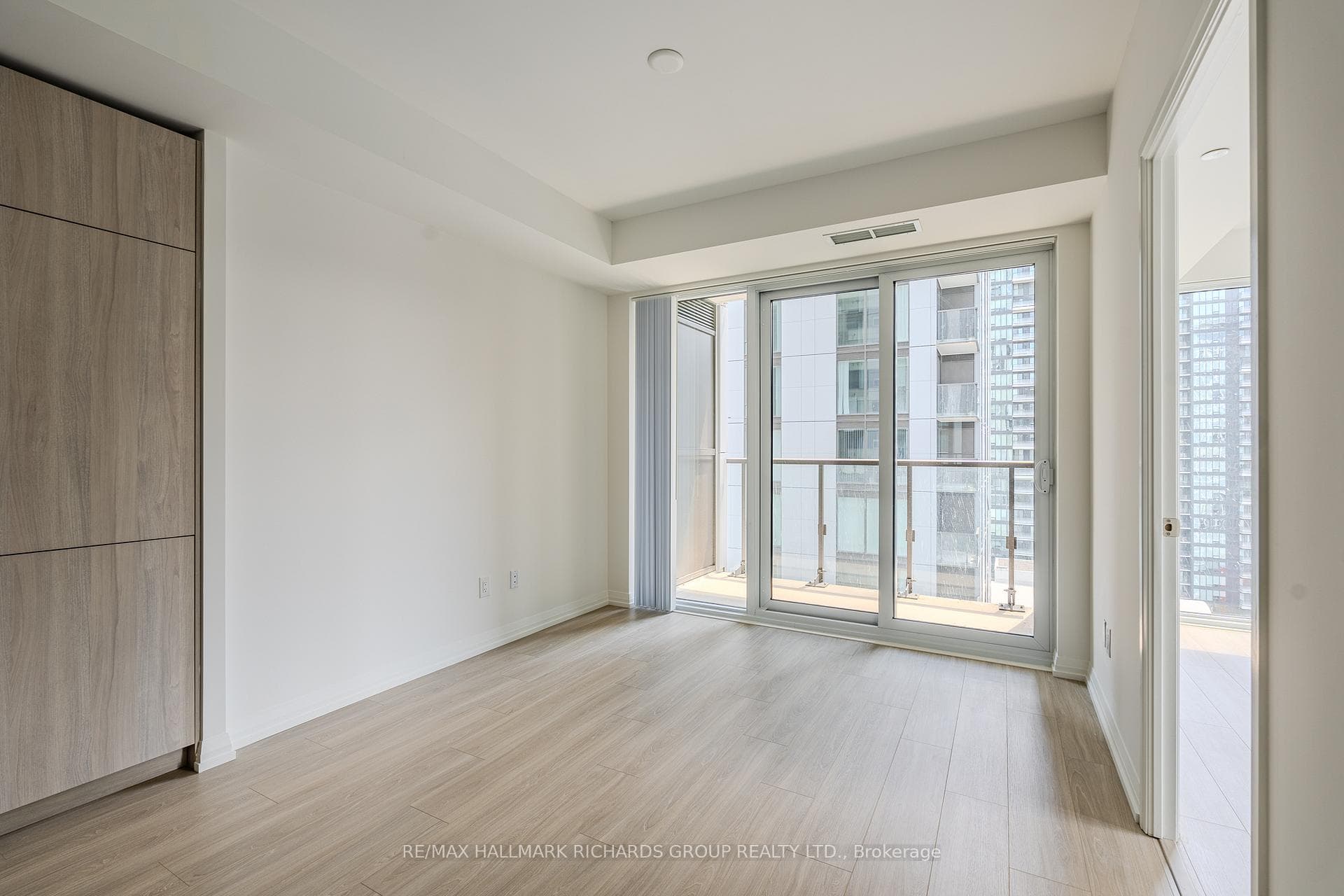 28 Widmer Street Unit 3023 photo 8