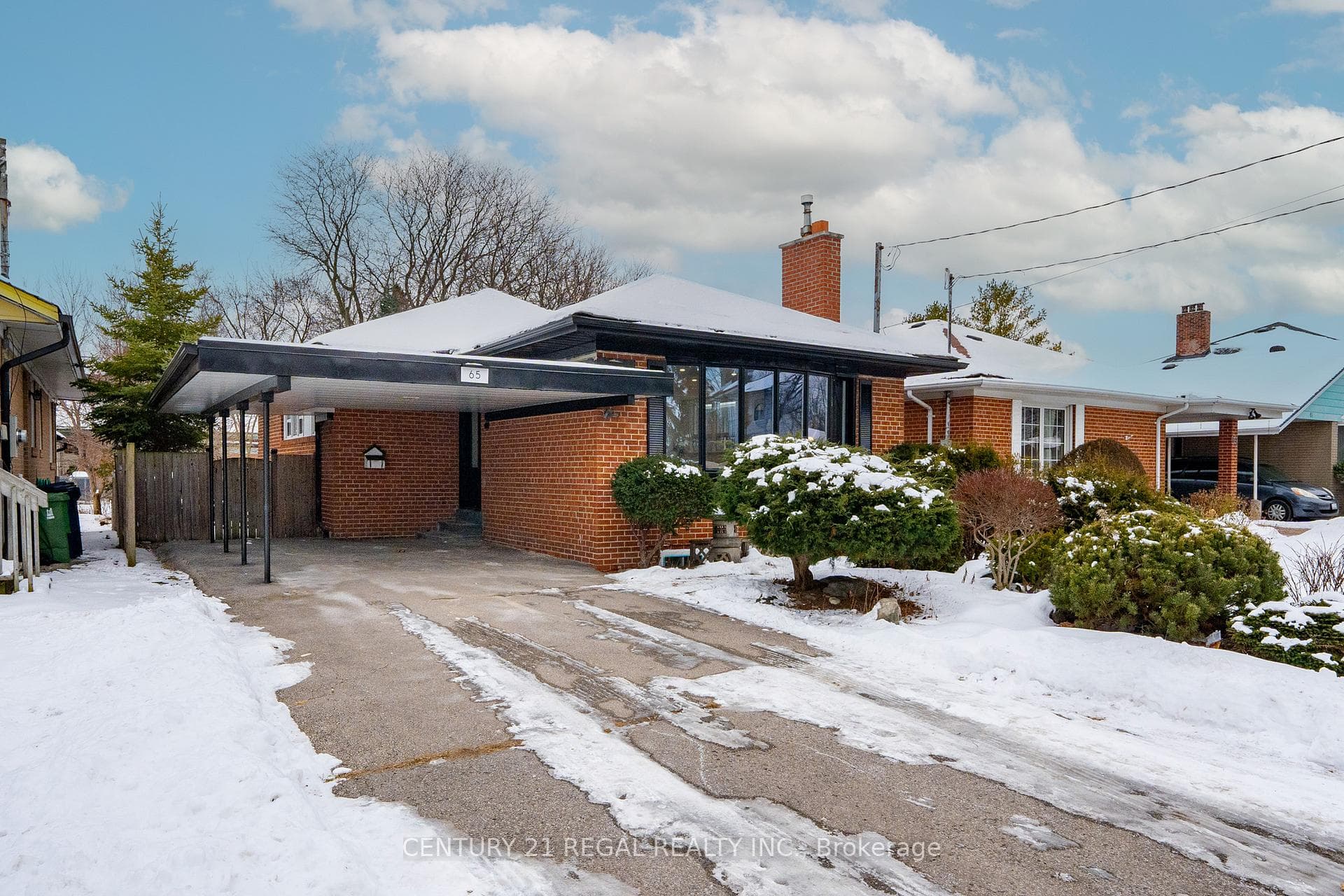 65 Mooregate Avenue photo 2