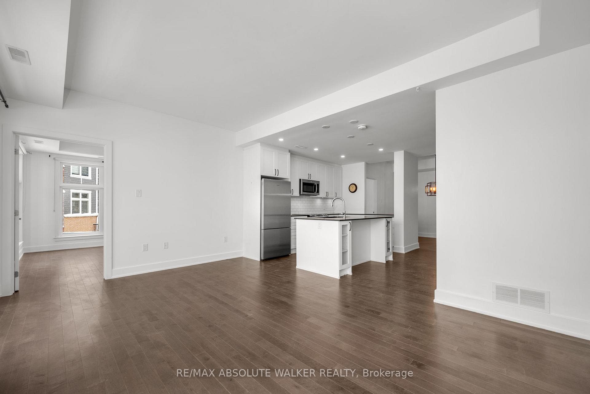 305 Elizabeth Cosgrove Private Unit 101 photo 16
