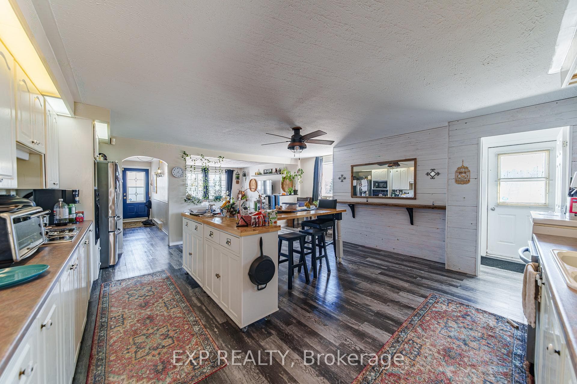 4612 Ste Catherine Street photo 8
