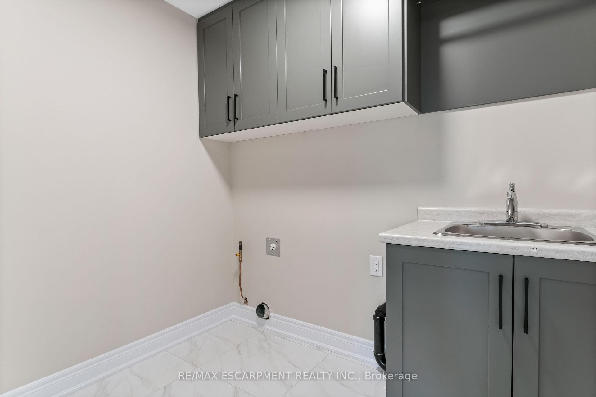 33 Hampshire Place photo 15