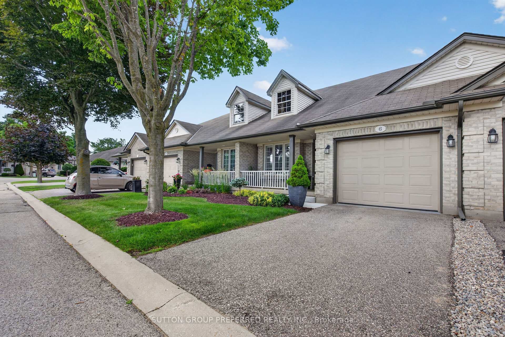 20 Windemere Place Unit 6 photo 4